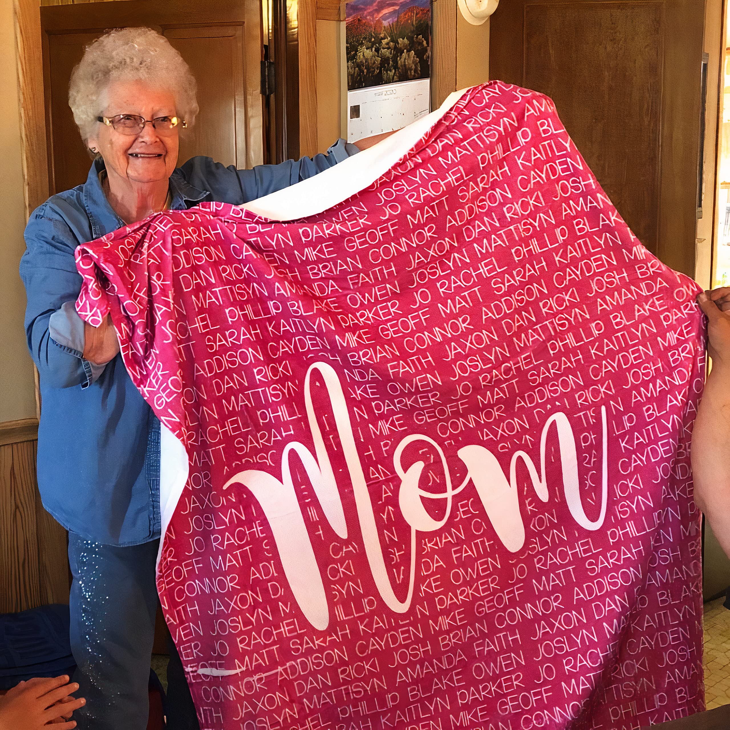 Custom Personalized Blanket for Mom with Name - Unique Gift from Daughter/Son - Soft Fleece Throw Blanket for Mother's Day, Birthday, Christmas - Cozy Home Decor for Bedroom, Couch & Travel
