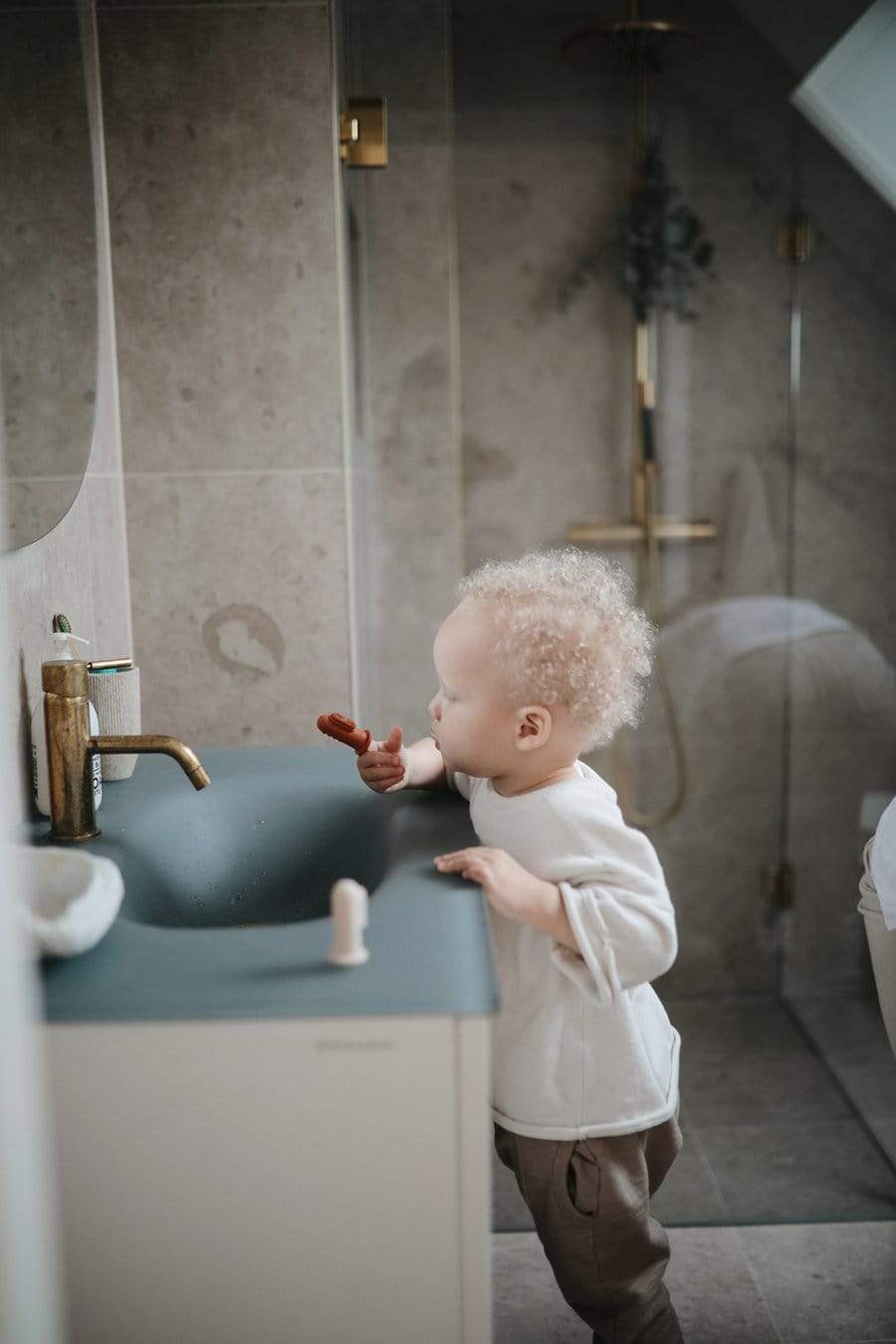 Mushie Finger Toothbrush for Babies & Toddlers - Soft Silicone Infant Toothbrush for Gentle Gum & Teeth Cleaning - Perfect for Early Oral Care & Teething Relief