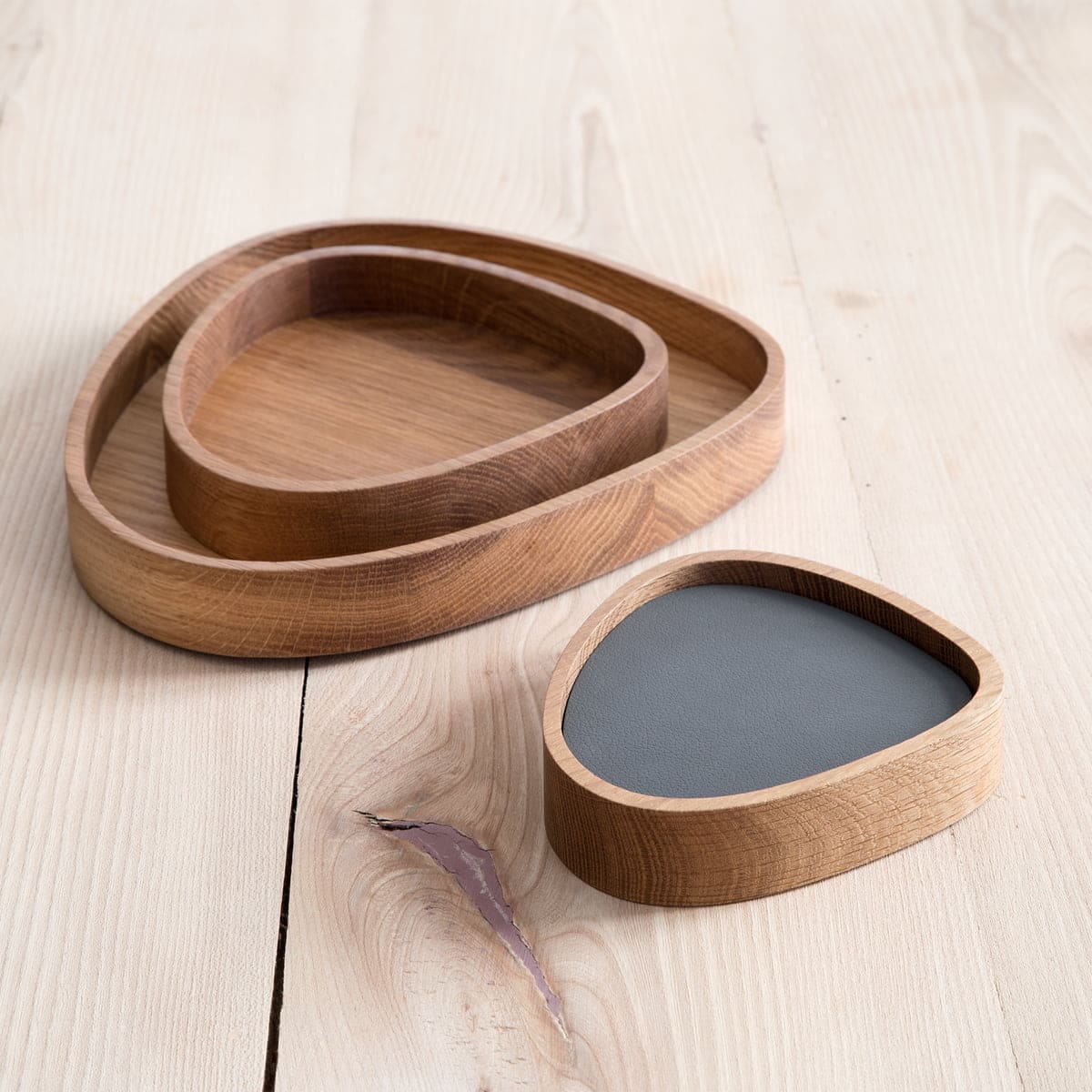 Premium Oak Wood Coaster Holder - LIND DNA Wood Box Curve for Drink Coasters 12.5x14cm, Natural Wood Home Bar Accessory for Dining Table, Coffee Table & Party Decor