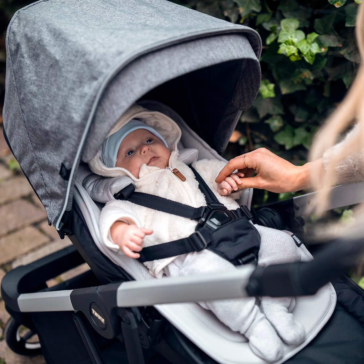 Thule Newborn Inlay - Soft & Comfortable Baby Car Seat Insert for Infants 0-12 Months | Perfect for Strollers, Car Seats & Baby Carriers | Safe & Breathable Travel Accessory