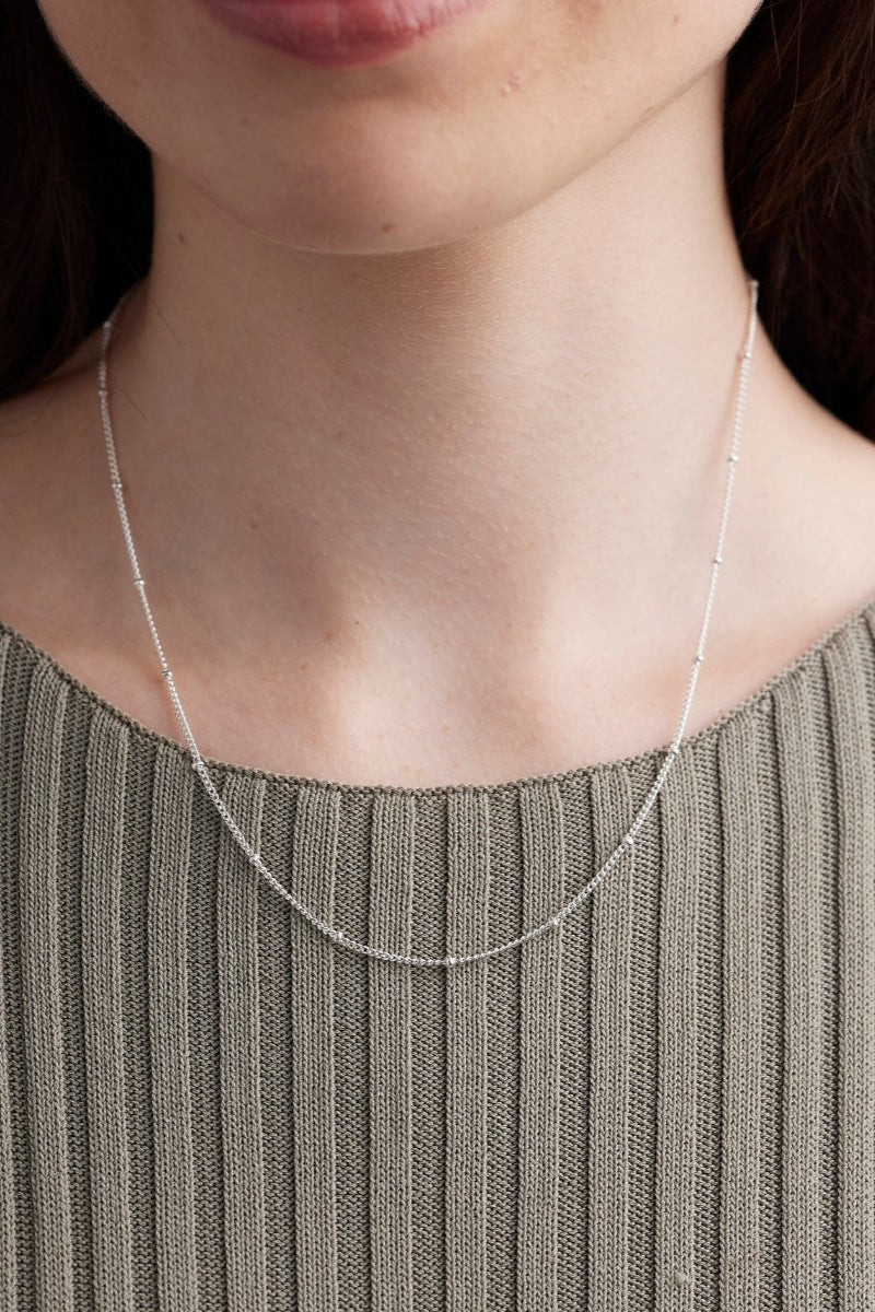 Stylish Silver Dot Chain Necklace for Women - Trendy Layering Jewelry for Everyday Wear & Special Occasions