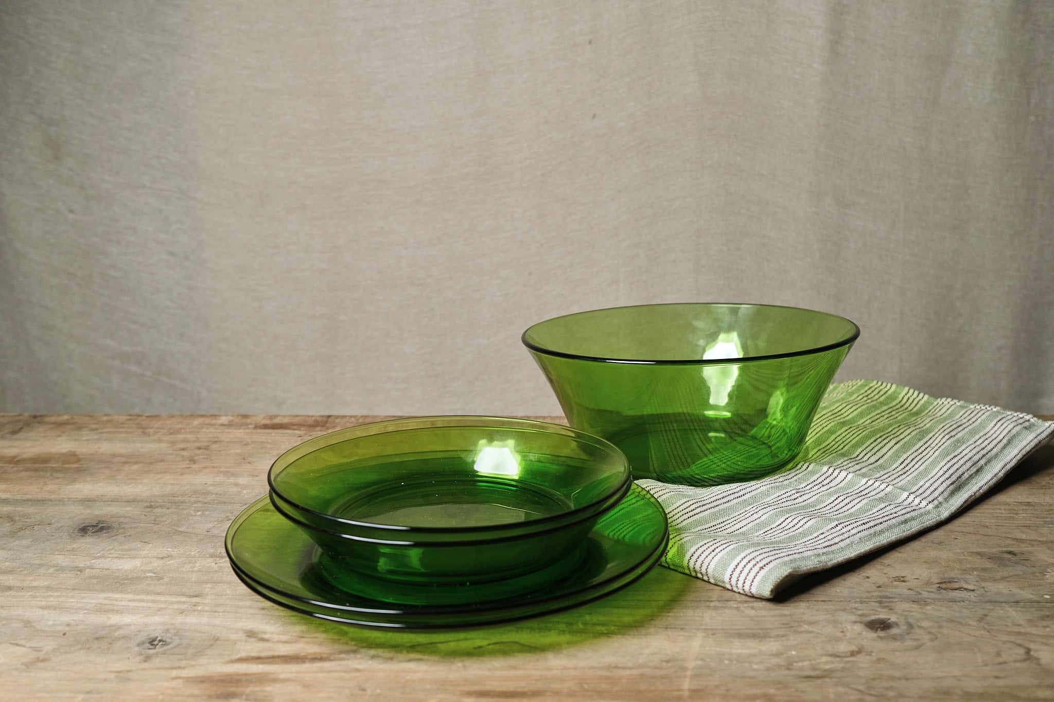 Premium Eco-Friendly Home Decor - Sustainable & Stylish Green Living Room & Bedroom Accents for Modern Interior Design