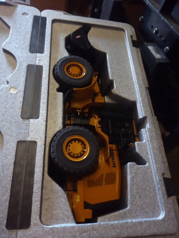 HUINA K966 1/16 Scale Hydraulic RC Loader Truck - 2.4GHz Remote Control, 7500mAh Rechargeable Battery (US Stock) - Perfect for Construction Site Play, Backyard Digging & RC Hobby Enthusiasts