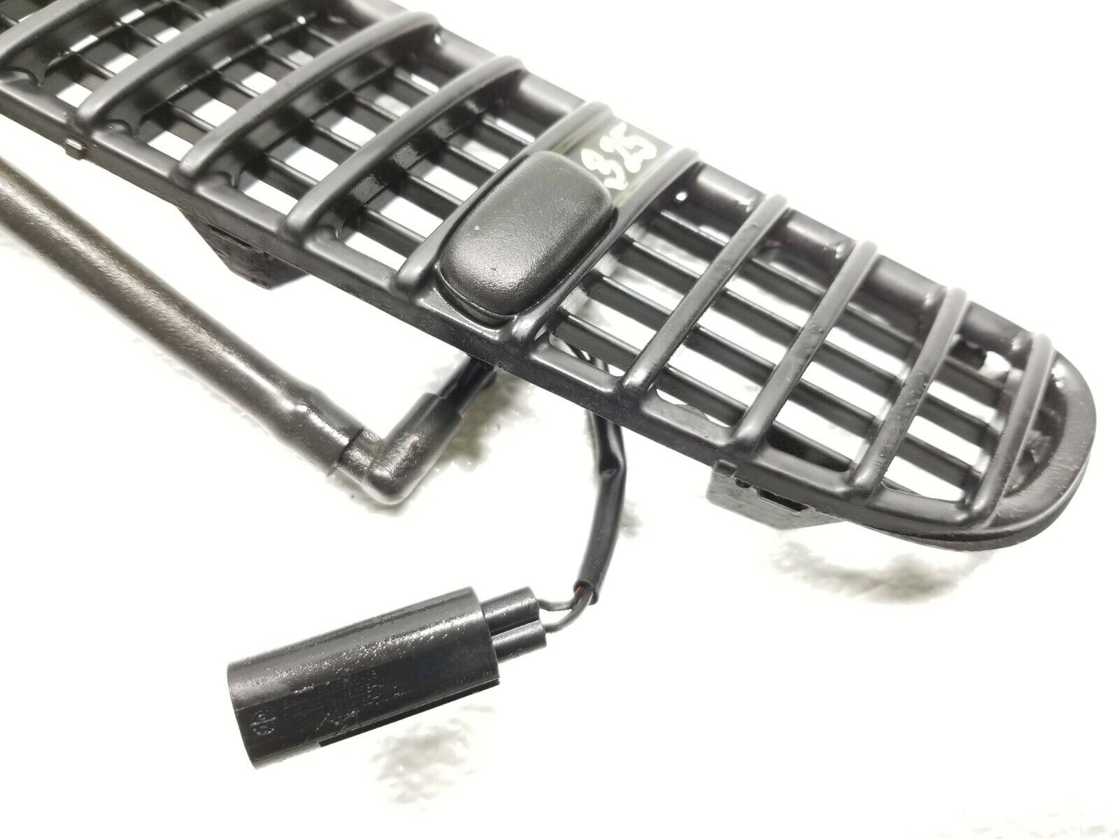 BMW E46 Hood Air Vent Grille & Washer Nozzle - OEM Replacement Parts for 01 02 03 04 05 Models - Perfect for Car Upgrades & Maintenance