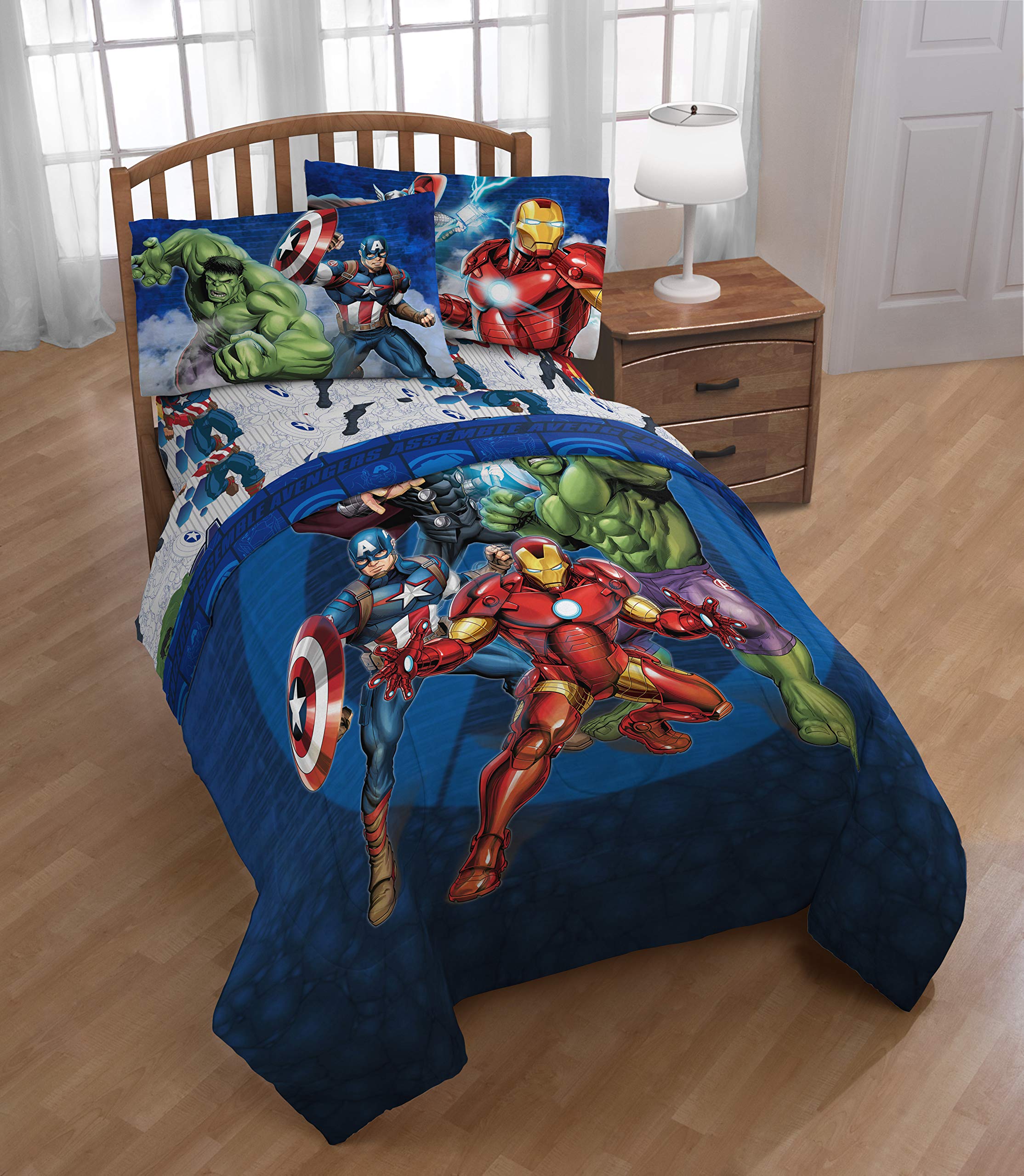 Marvel Avengers Blue Circle 5-Piece Full Bedding Set - Reversible Comforter & Sheet Set with Captain America & Iron Man - Fade Resistant Microfiber (Official) | Perfect for Kids' Rooms, Superhero Themed Bedrooms & Marvel Fans