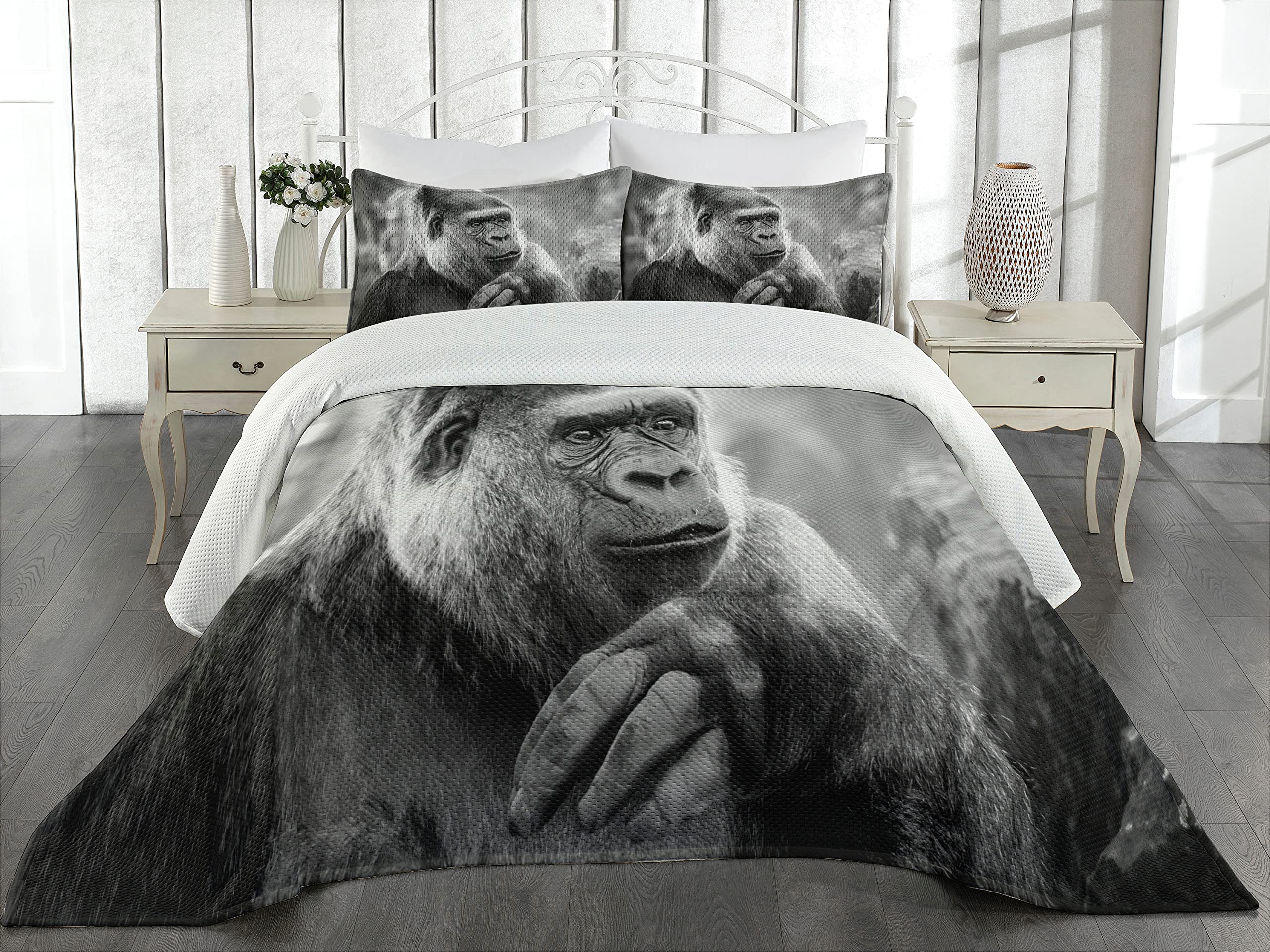 Ambesonne King Size Gorilla Bedspread Set - 3 Piece Quilted Coverlet with 2 Pillow Shams, Dimgray Charcoal Ape Animal Design on Blurred Background | Jungle Theme Bedroom Decor, Wildlife Lover Gift, Cozy Home Textiles