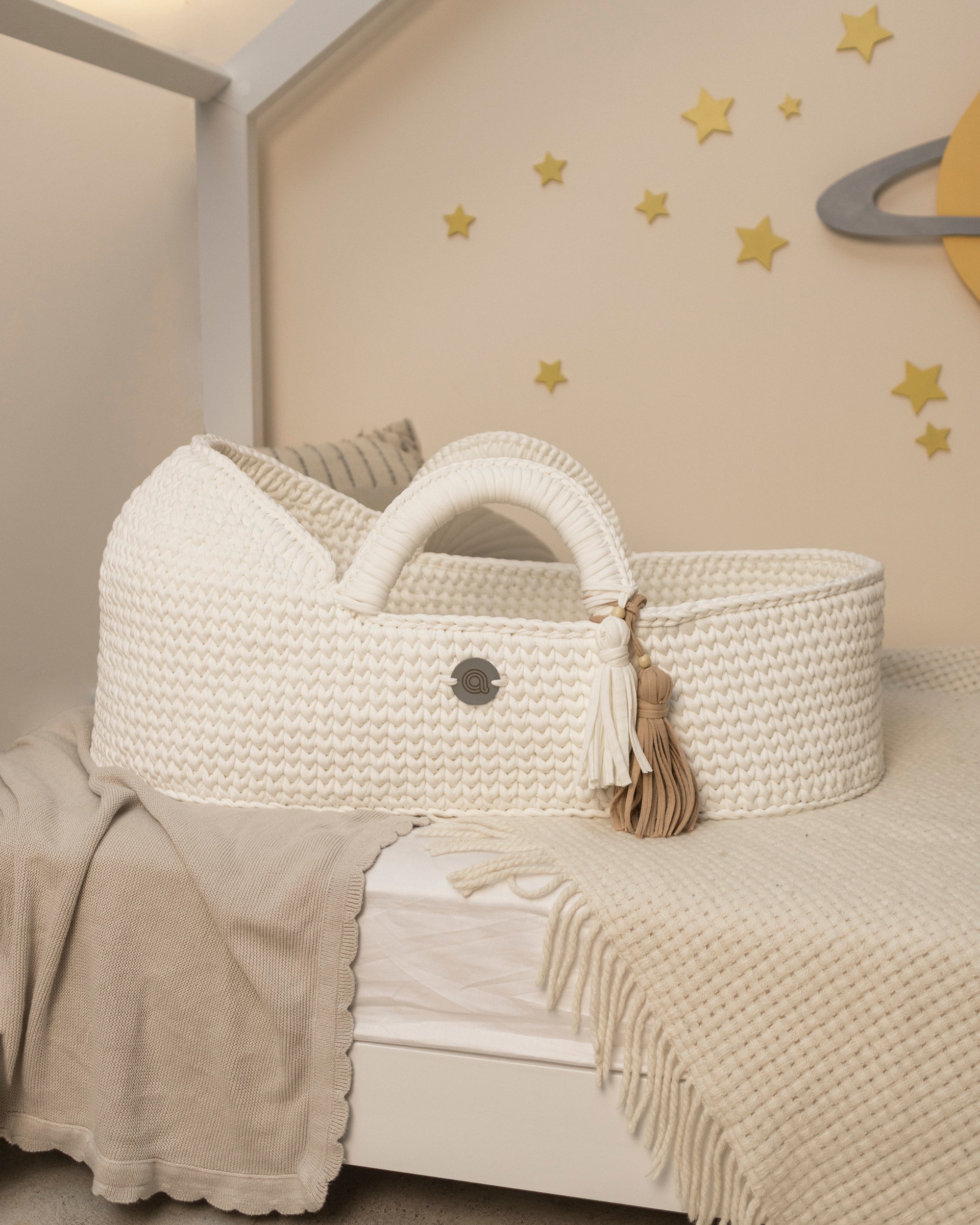 Anzy Home XL Moses Basket - Natural Woven Baby Bassinet with Mattress & Stand - Perfect for Newborns Nursery, Bedroom, or Travel | Portable & Stylish Baby Sleeping Solution