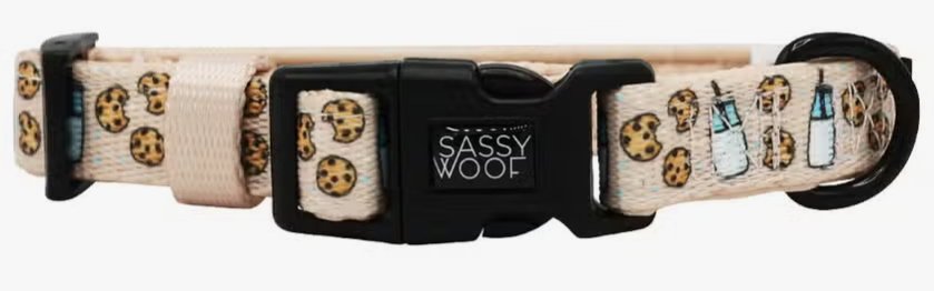 Santa Claus Pet Collar for Dogs & Cats - Festive Christmas Costume Accessory for Holiday Parties & Photos