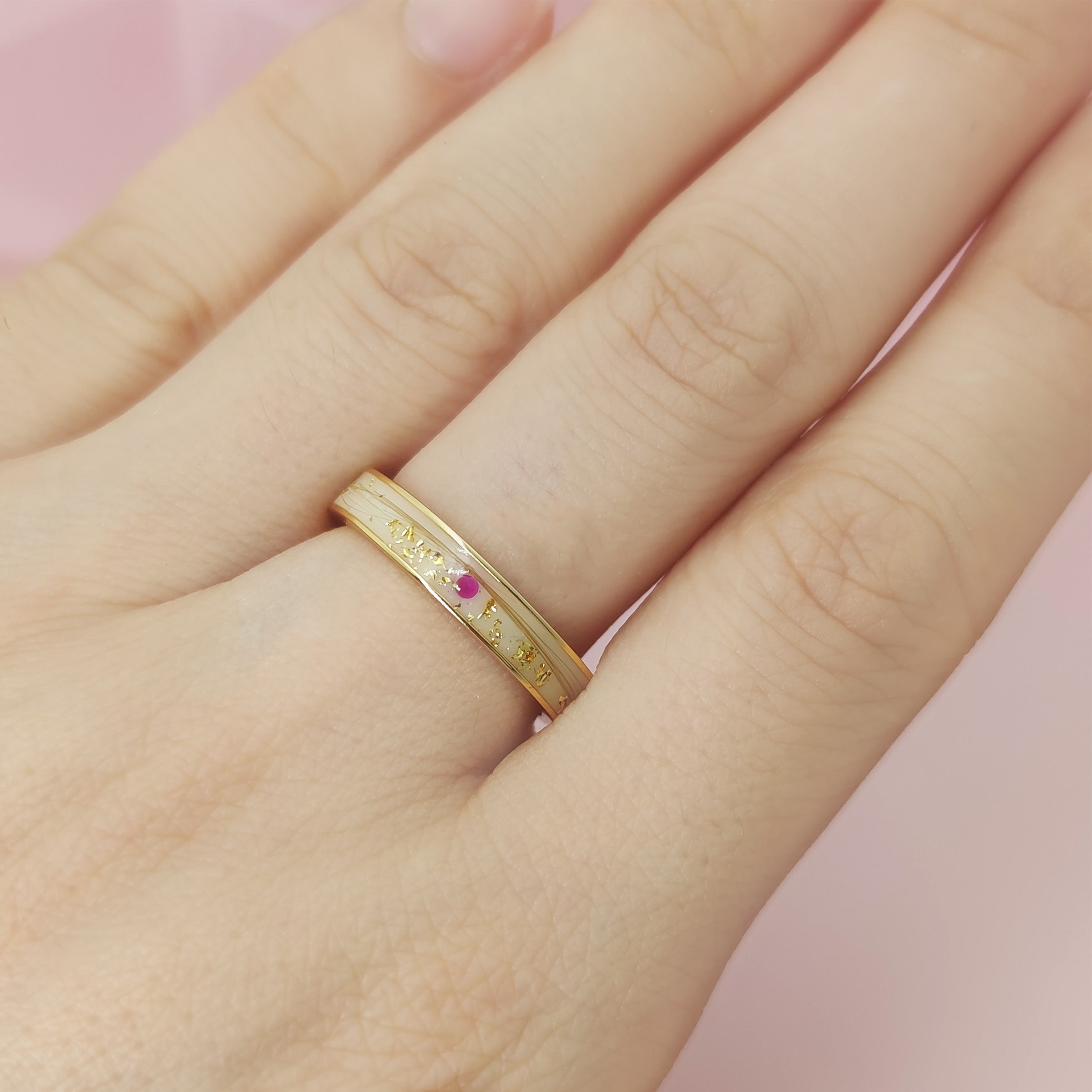 Eternal Bond Solid Gold Men's Ring 4mm Width - Channel Pet Hair/Fur Design - Perfect for Pet Lovers, Wedding Bands & Anniversary Gifts