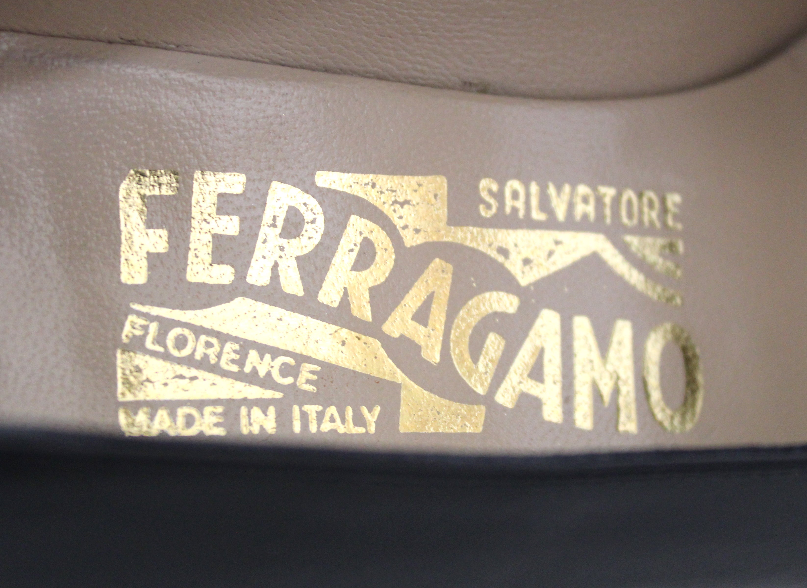 Authentic Salvatore Ferragamo Black Calfskin Leather Pumps with Lizard Trim - Women's Size 5.5B (US) - Elegant Heels for Weddings, Parties & Office Wear