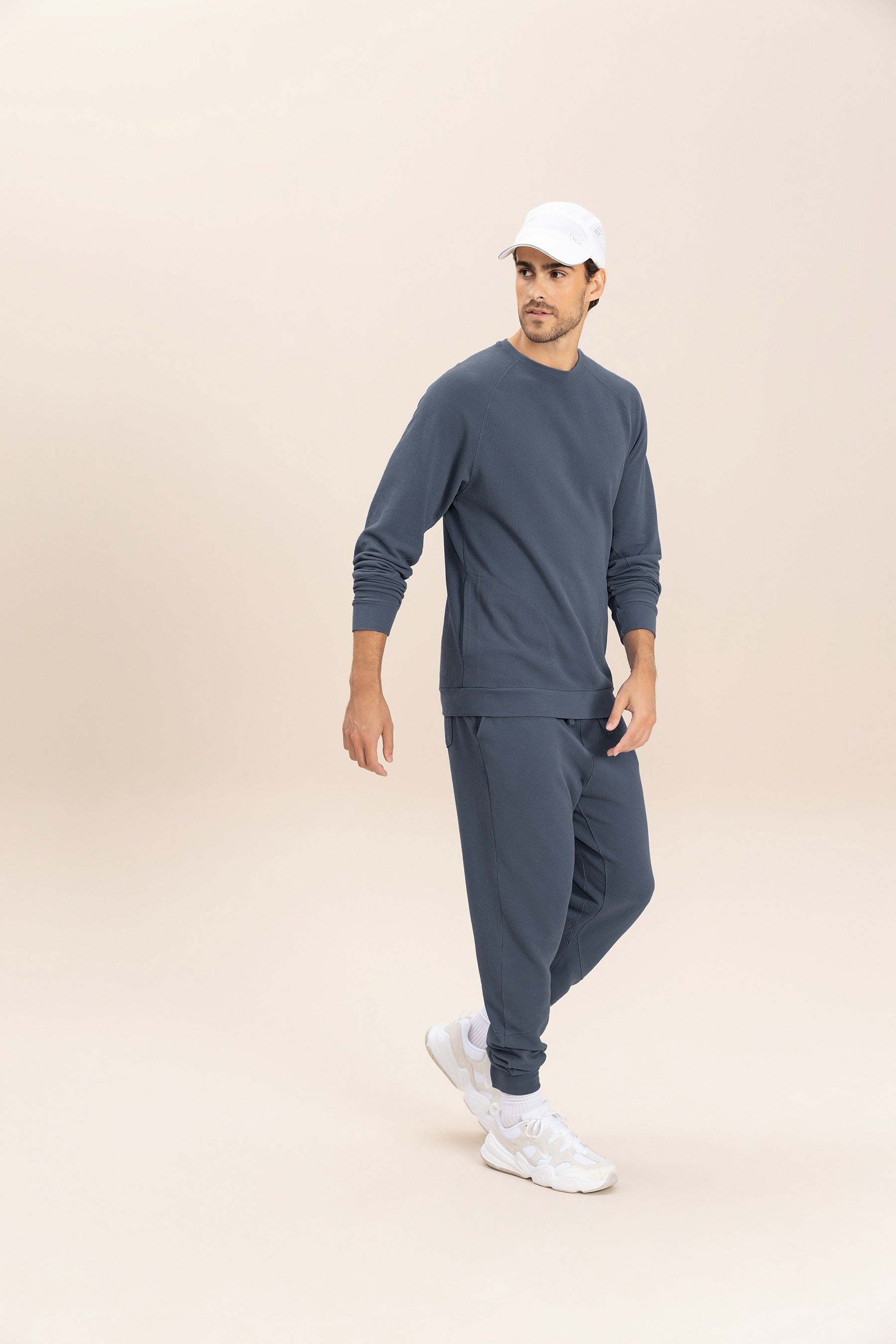 Vintage Washed Men's Sweatshirt - Soft Cotton Pullover Hoodie for Casual Wear, Outdoor Activities & Street Style Fashion