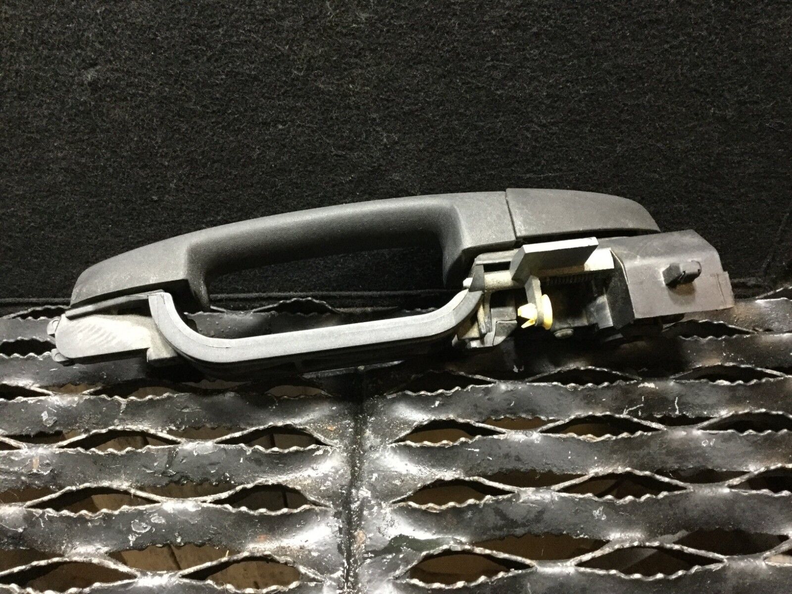 Genuine OEM Ford Escape Front Right Passenger Exterior Door Handle - Fits 2001-2007 Models - Perfect for Replacement & Car Repair