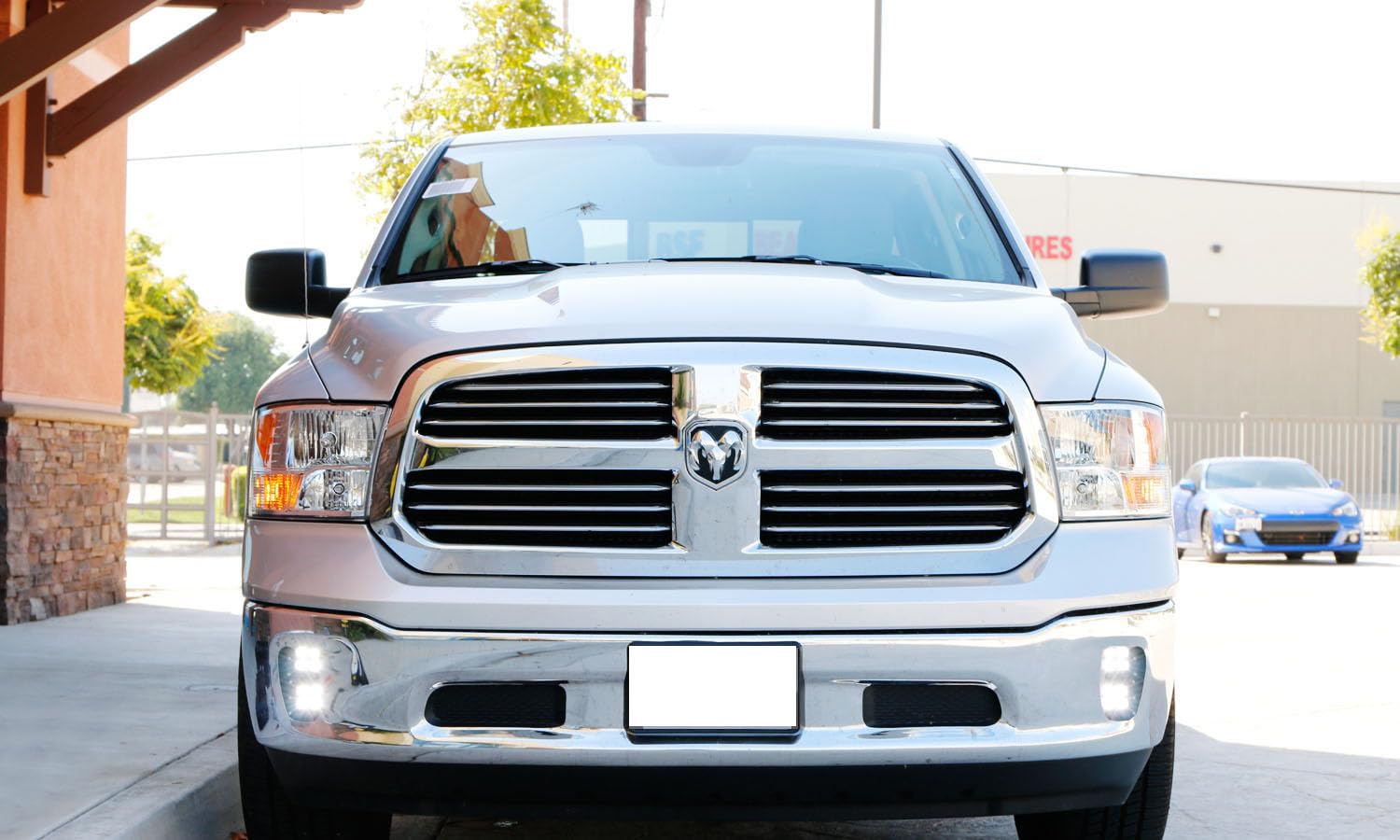iJDMTOY Dual LED Pod Light Fog Lamp Kit for 2013-2018 Dodge RAM 1500 - 4x 20W High Power LED Cubes with Mounting Brackets & Wiring Harness - Off-Road Lighting for Foggy Conditions & Night Driving