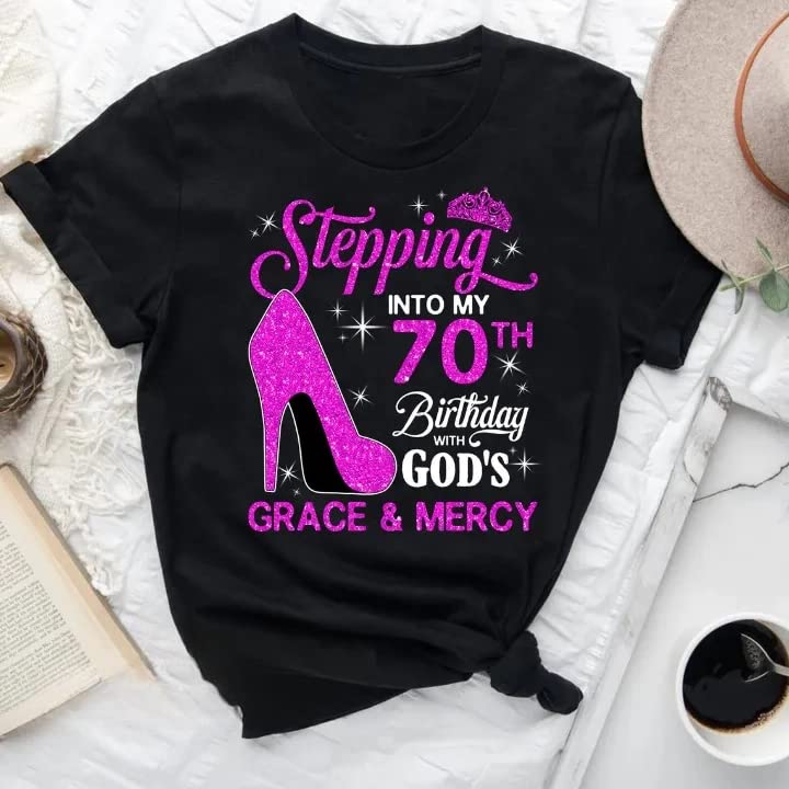 Custom 70th Birthday T-Shirt for Women - Personalized 70 Years Old Birthday Gift - Vintage 1952 Design - Cute 'Stepping Into My 70s' Graphic Tee - Perfect for Birthday Parties, Family Celebrations & Milestone Gifts
