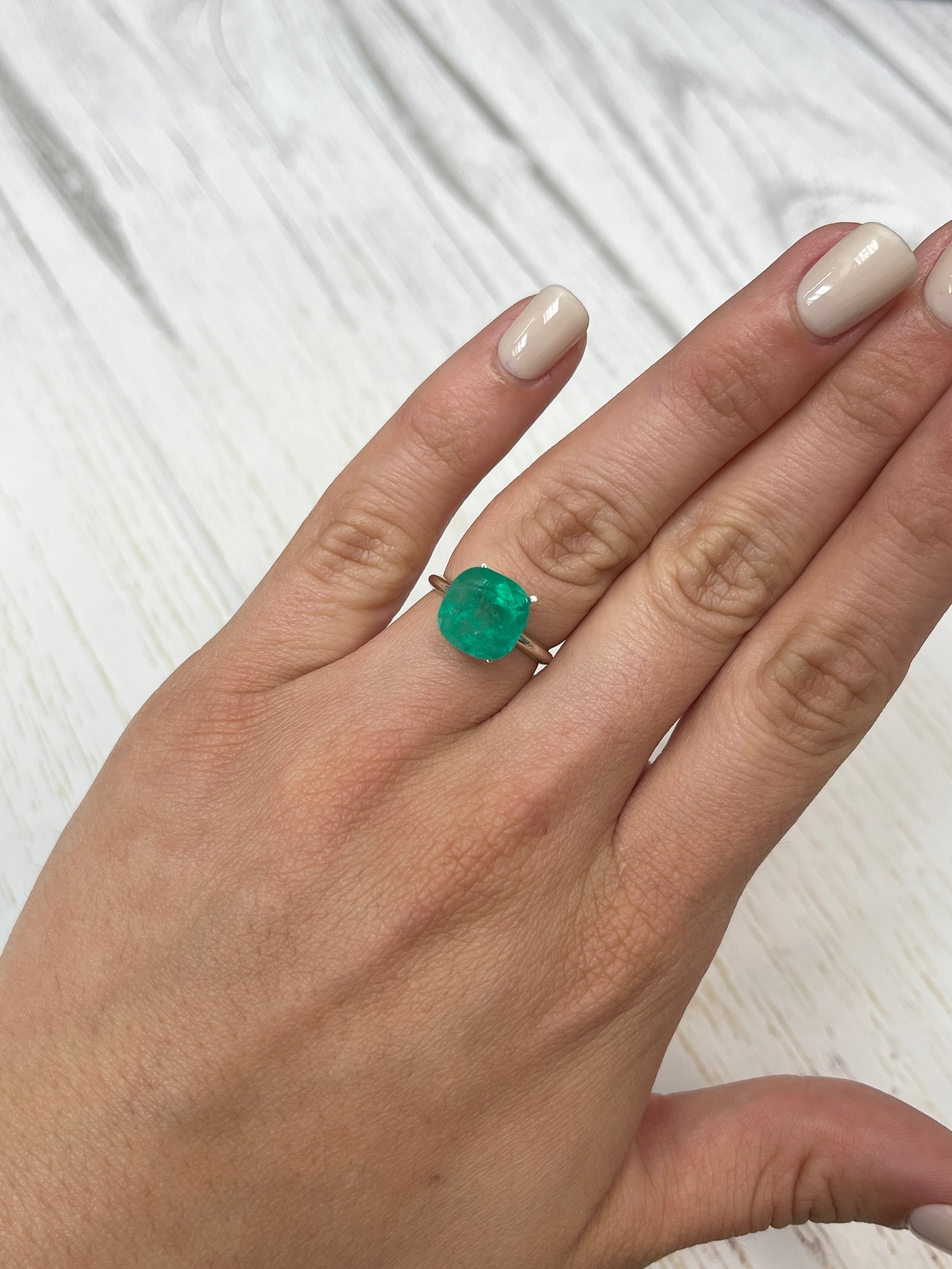 5.95 Carat 10.5x10.5mm Natural Colombian Emerald Loose Gemstone - Cushion Cut Vivid Green for Jewelry Making, Engagement Rings & Luxury Gifts