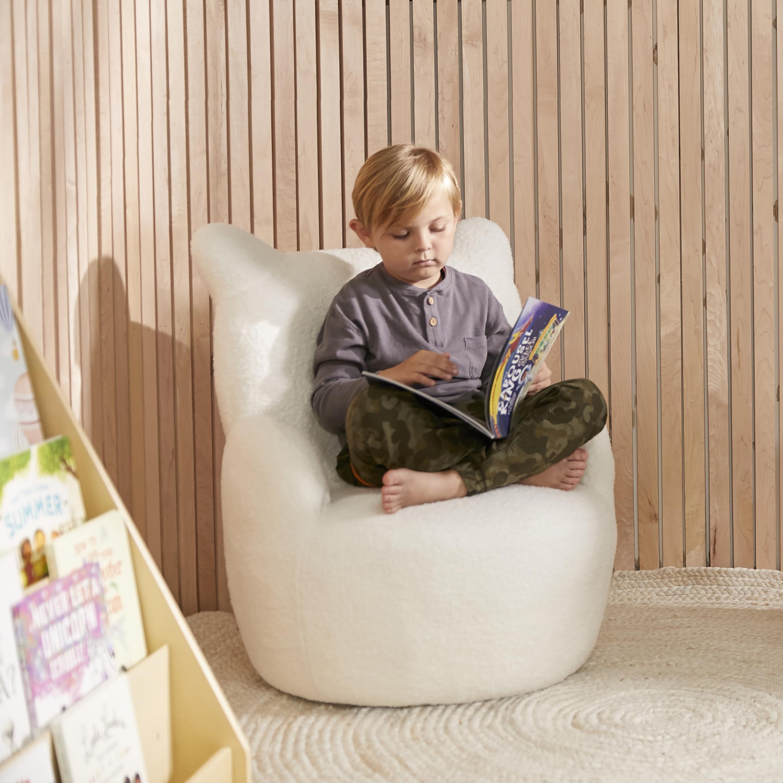 ECR4Kids Soft Teddy Bear Chair for Kids - Cozy & Durable Children's Furniture in White - Perfect for Playrooms, Bedrooms & Reading Nooks