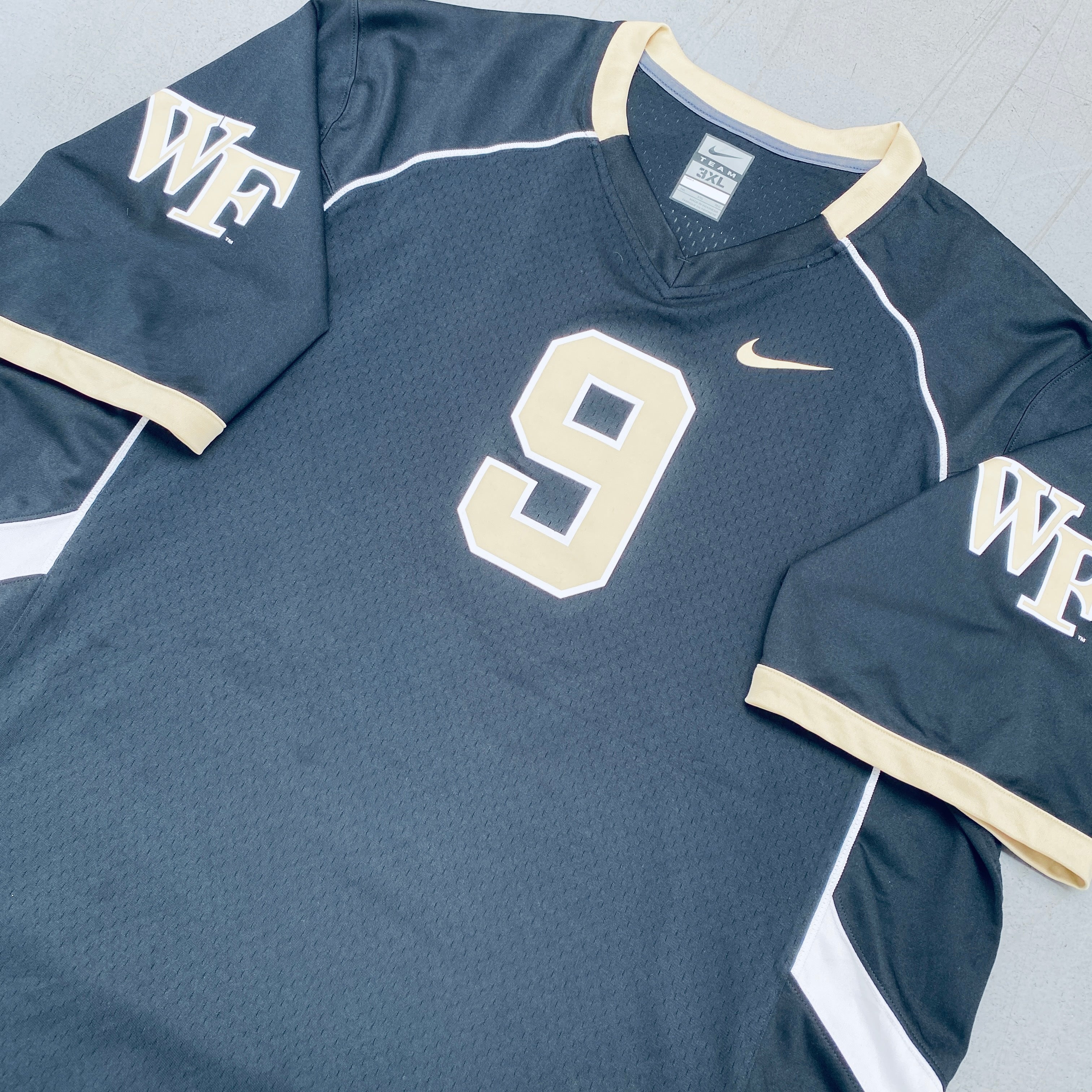 Wake Forest Demon Deacons #9 Nike College Football Jersey XXL - Official NCAA Fan Apparel for Game Day & Tailgating