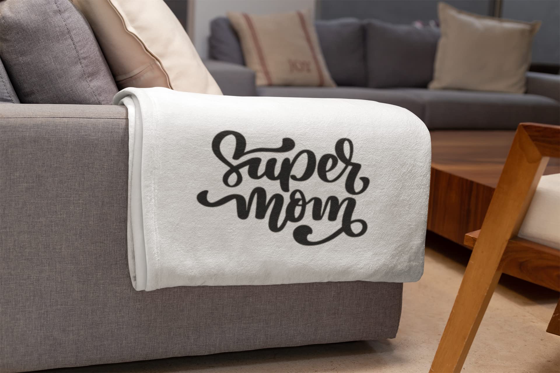 Super Mom Iron On Transfer - DIY Heat Transfer Decal for Mother's Day Gifts & Crafts - Perfect for T-Shirts, Totes & DIY Projects (Black)