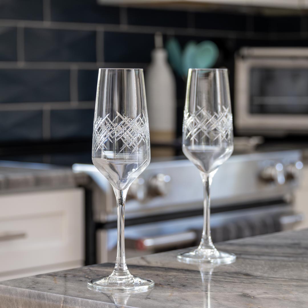 Premium Argyle 5.75oz Champagne Flutes - Set of 2 Crystal Clear Glasses for Wedding Toasts, Anniversary Celebrations & Romantic Dinners