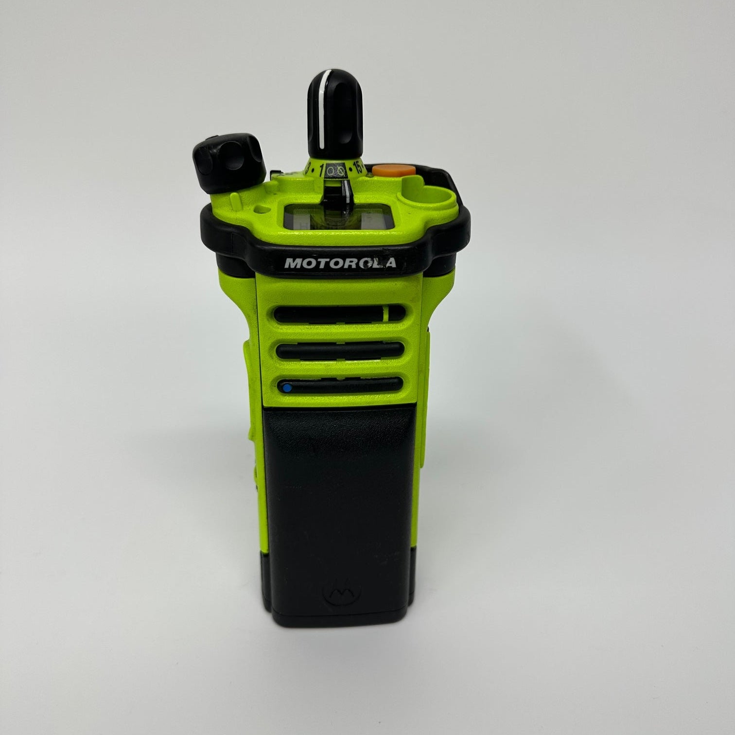 Motorola APX6000XE H98UCH9PW7AN 7/800 MHz Portable P25 Two-Way Radio (Model 3.5, Green) - Ideal for Public Safety, Emergency Response & Professional Communications