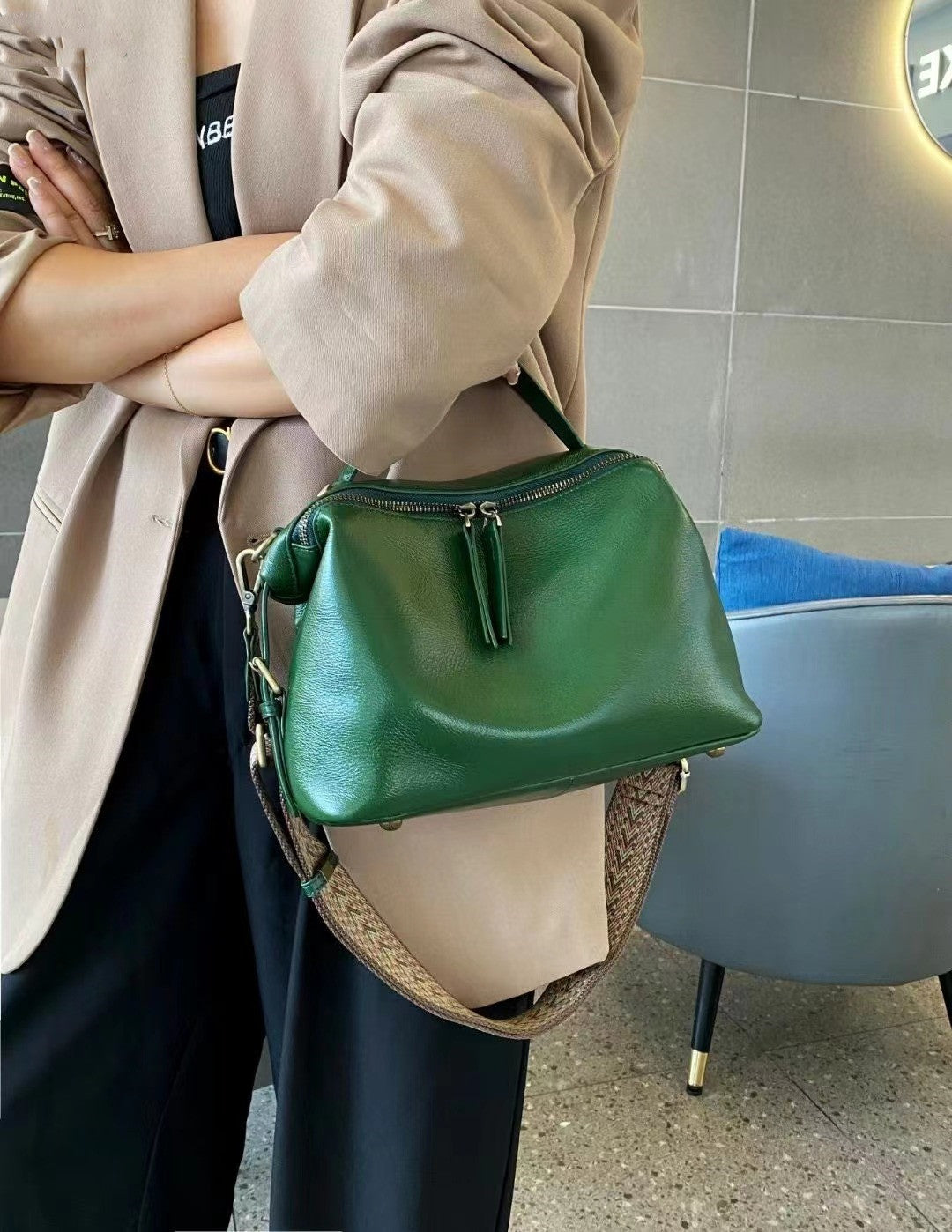 Stylish Convertible Shoulder Bag for Women - Crossbody, Tote & Backpack - Perfect for Work, Travel & Daily Use