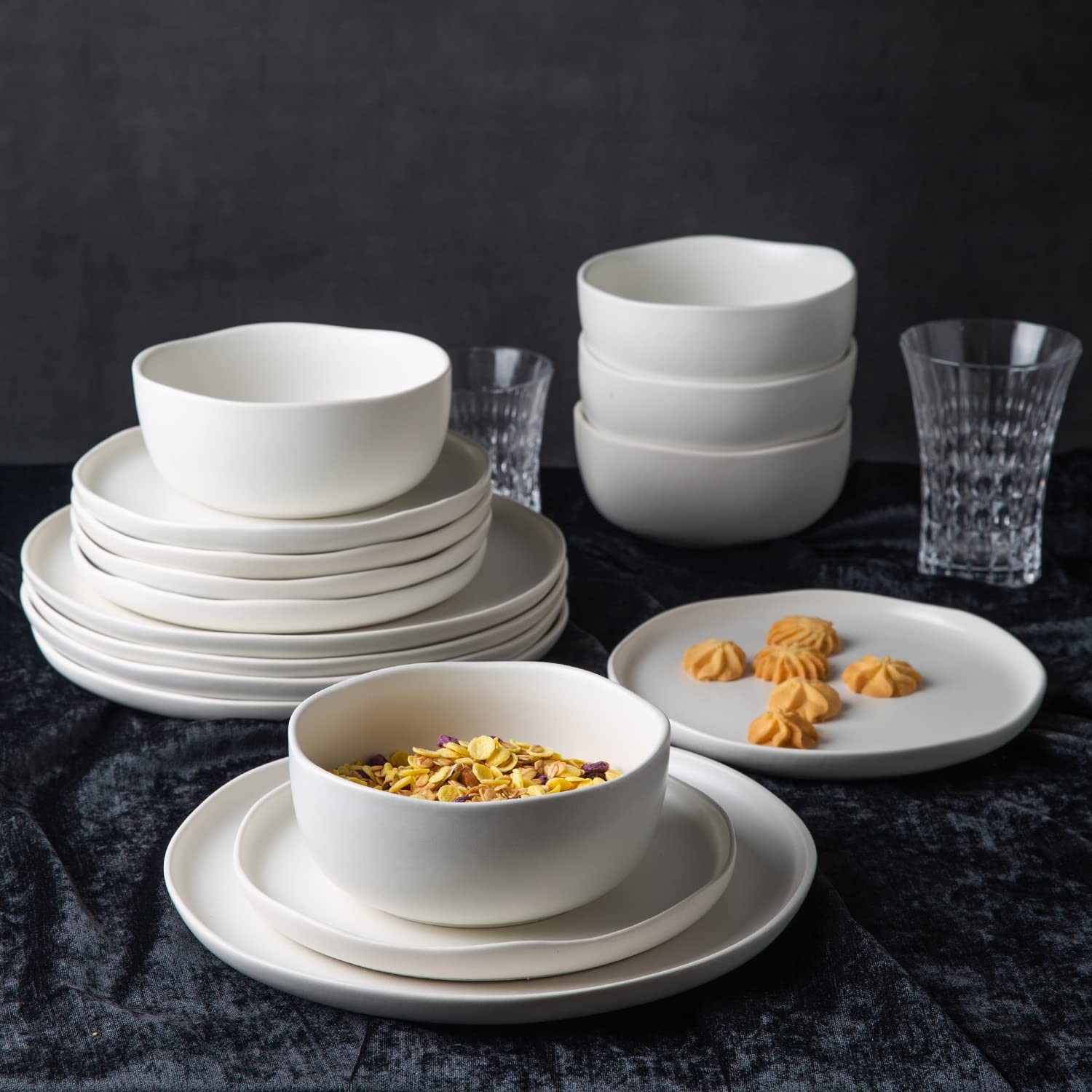AmorArc 28oz Stoneware Cereal Bowls Set of 4 - Large Ceramic Soup & Pasta Bowls for Kitchen, Microwave, Oven & Dishwasher Safe - Matte White Wavy Rim Bowls for Breakfast, Snacks, Salads & Family Meals