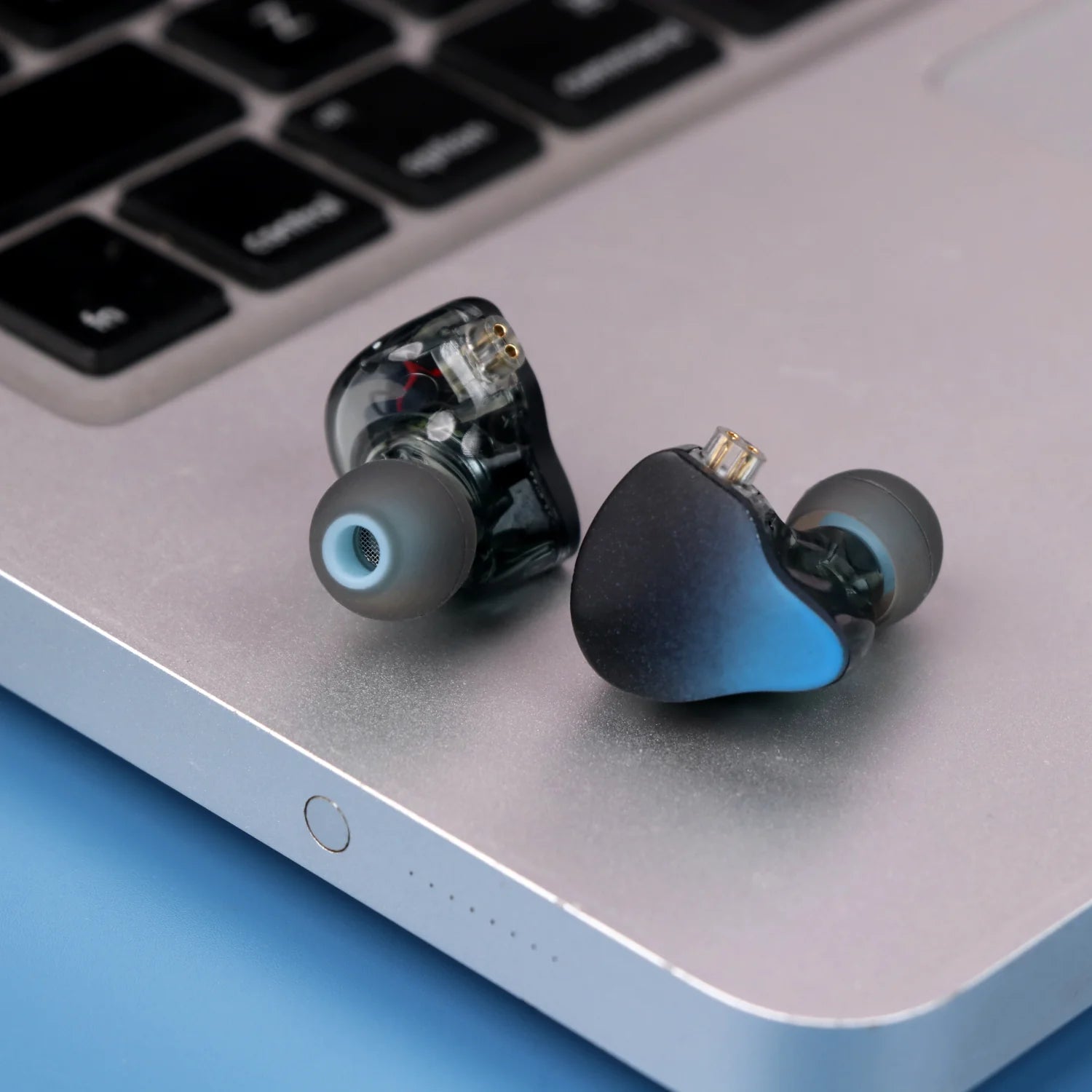 Kiwi Ears Dolce In-Ear Headphones IEM - High-Fidelity Sound for Audiophiles, Musicians & Gamers - Perfect for Studio Recording, Live Performances & Gaming Sessions