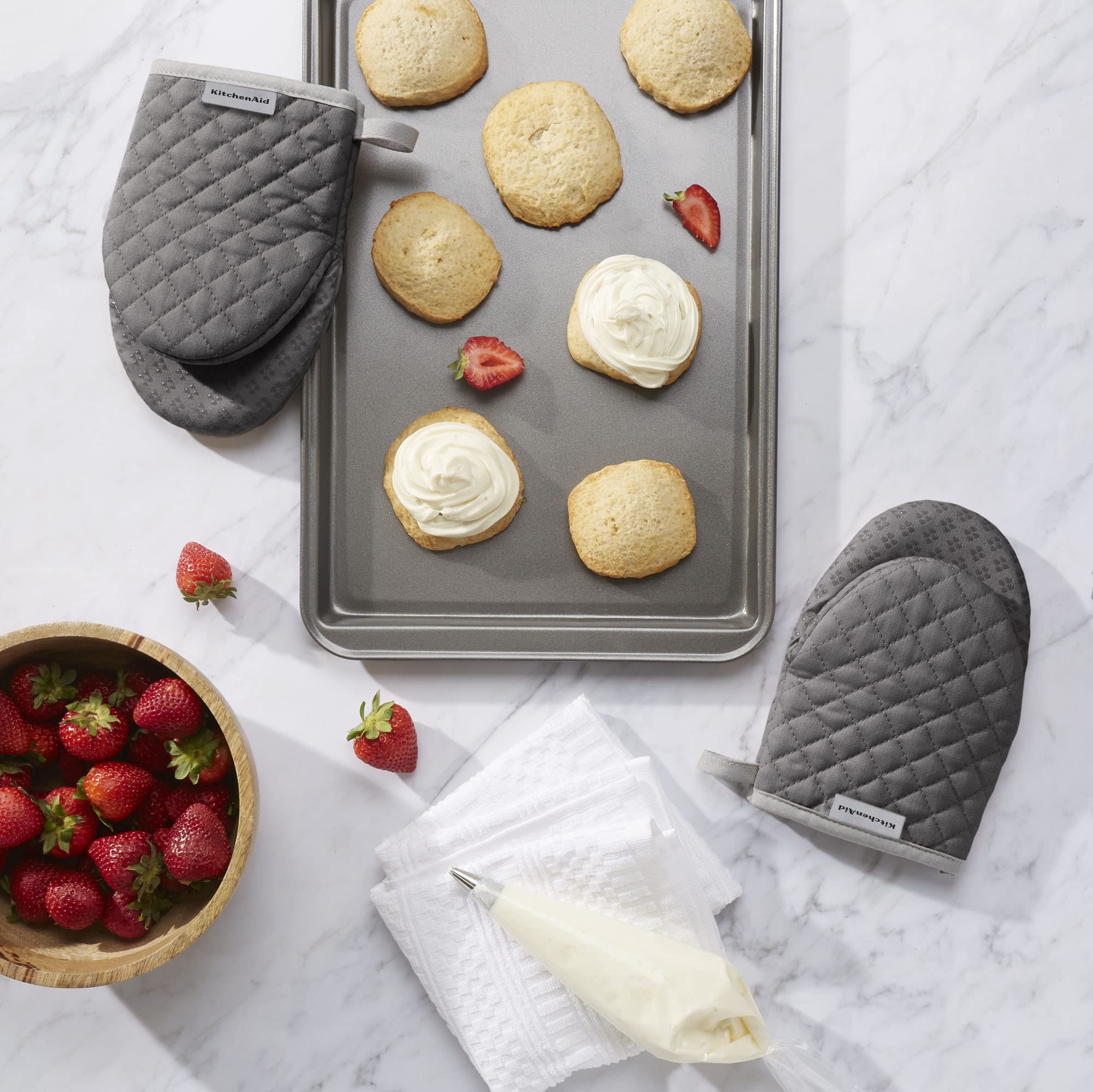 KitchenAid Mini Oven Mitt Set of 2 - 5.5x8 Inches Heat Resistant Charcoal Grey Oven Gloves for Baking, Grilling & Cooking - Perfect for Kitchens, BBQs & Outdoor Cooking