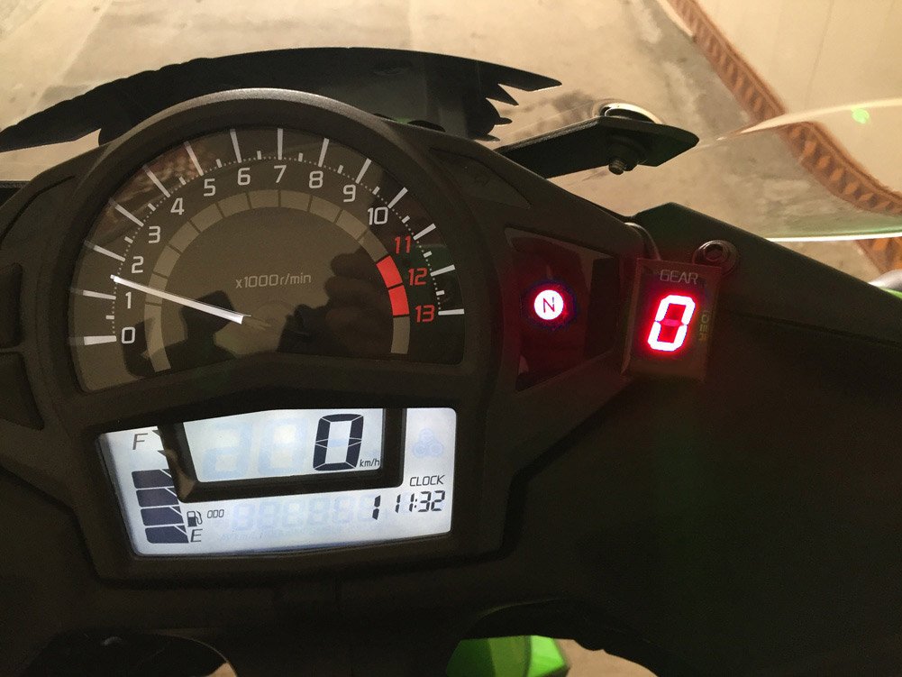 Waterproof Red LED Motorcycle Gear Indicator for Suzuki - Plug & Play Shift Lever Sensor with Bright LED Display | Perfect for Street Bikes, Cruisers & Track Riding