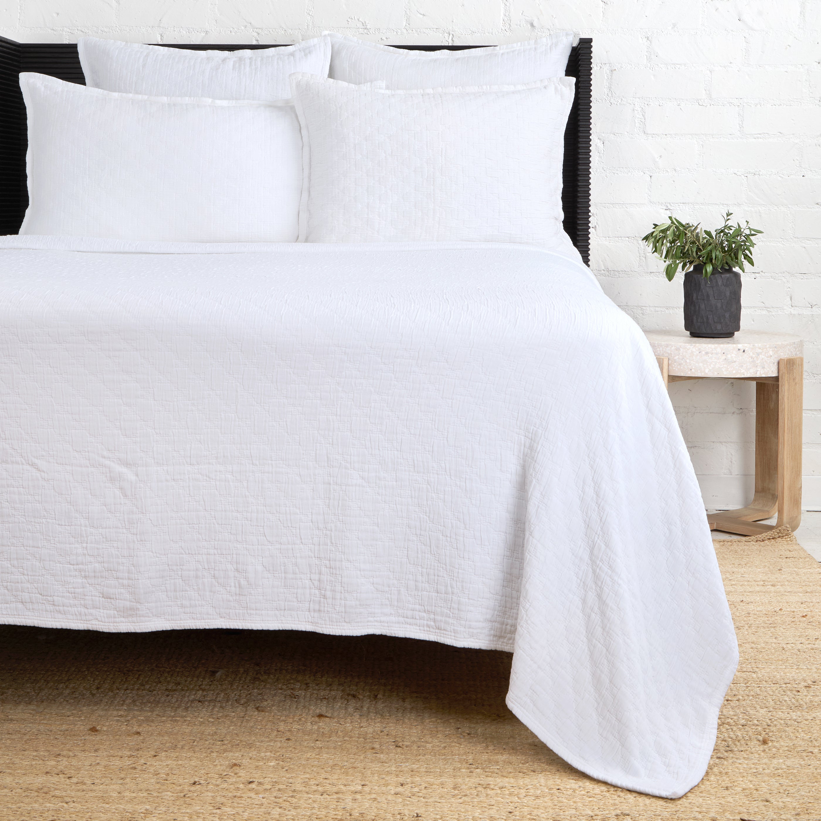 Ojai Matelasse Collection - Luxury Quilted Bedding Set for Home Decor | Perfect for Master Bedroom, Guest Room & Cozy Retreats