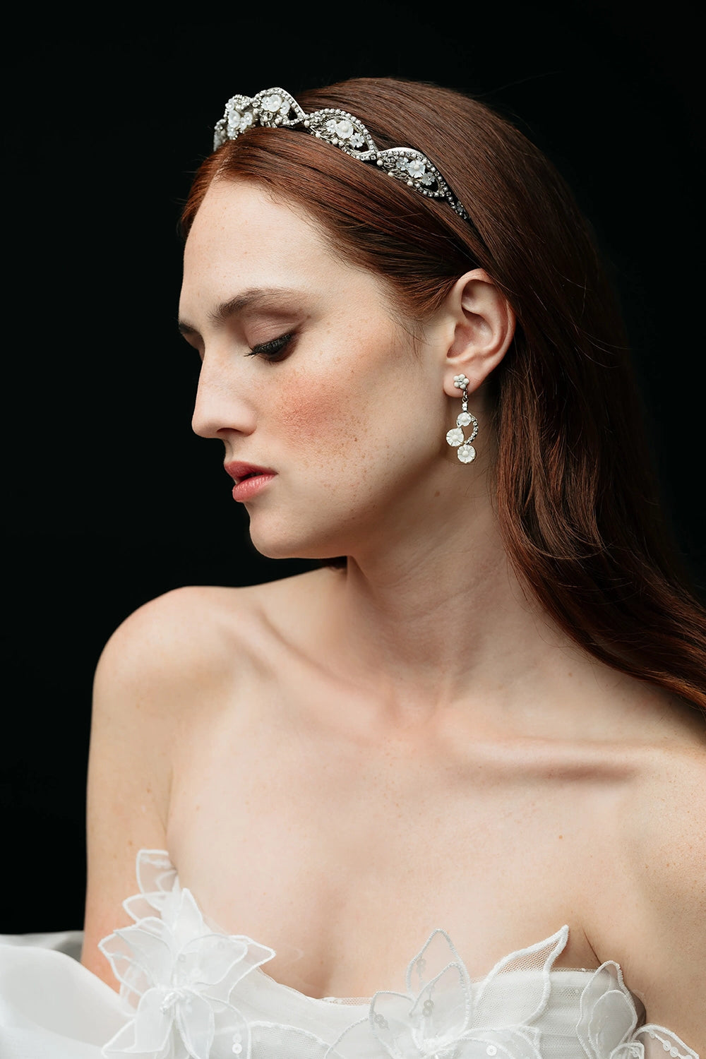 Luminous Crown - Elegant Light-Up Tiara for Parties, Weddings & Cosplay | Glow in The Dark Princess Headpiece for Women & Girls