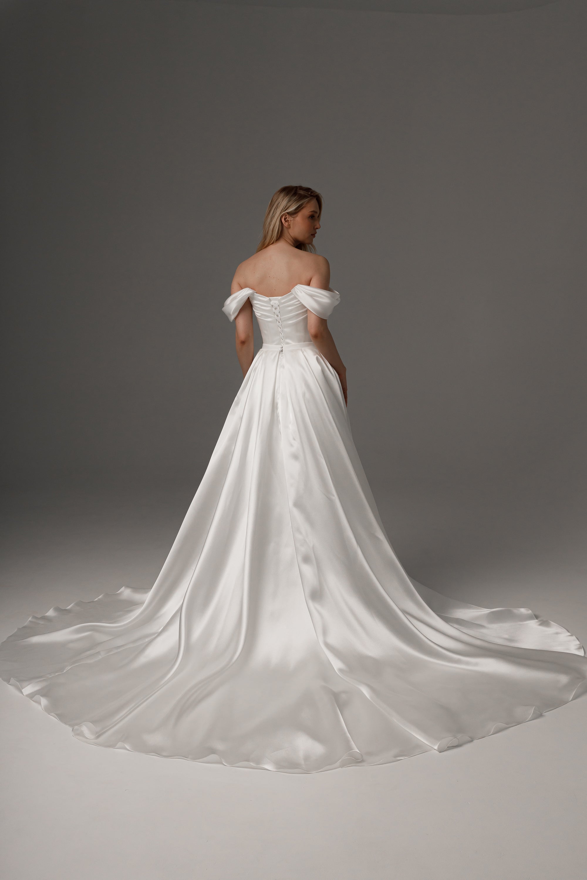 2 in 1 Wedding Dress Dakota With Detachable Fiorelia Skirt | Elegant Bridal Gown for Church & Beach Weddings | Perfect for Outdoor & Indoor Ceremonies