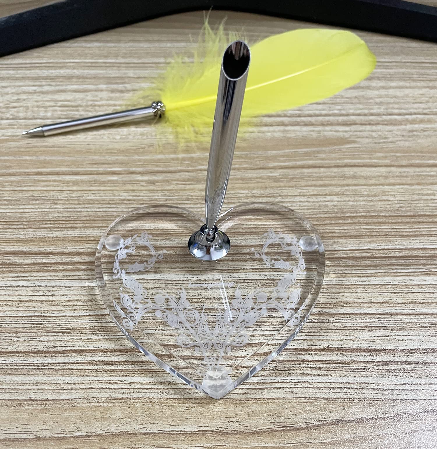 Elegant Heart-Shaped Feather Pen Holder - Dip Pen Base & Signature Stand for Office, Wedding, Party - Perfect for Desktop, Counter Decor & Stationery Gifts - Ideal for Calligraphy, Signing Events, Home & Office Organization