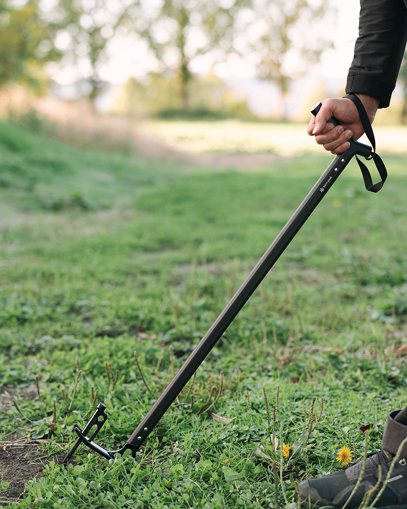 Heavy Duty Stake Puller Tool - Garden & Camping Ground Stakes Remover for Easy Extraction - Perfect for Outdoor, Camping, and Landscaping Use
