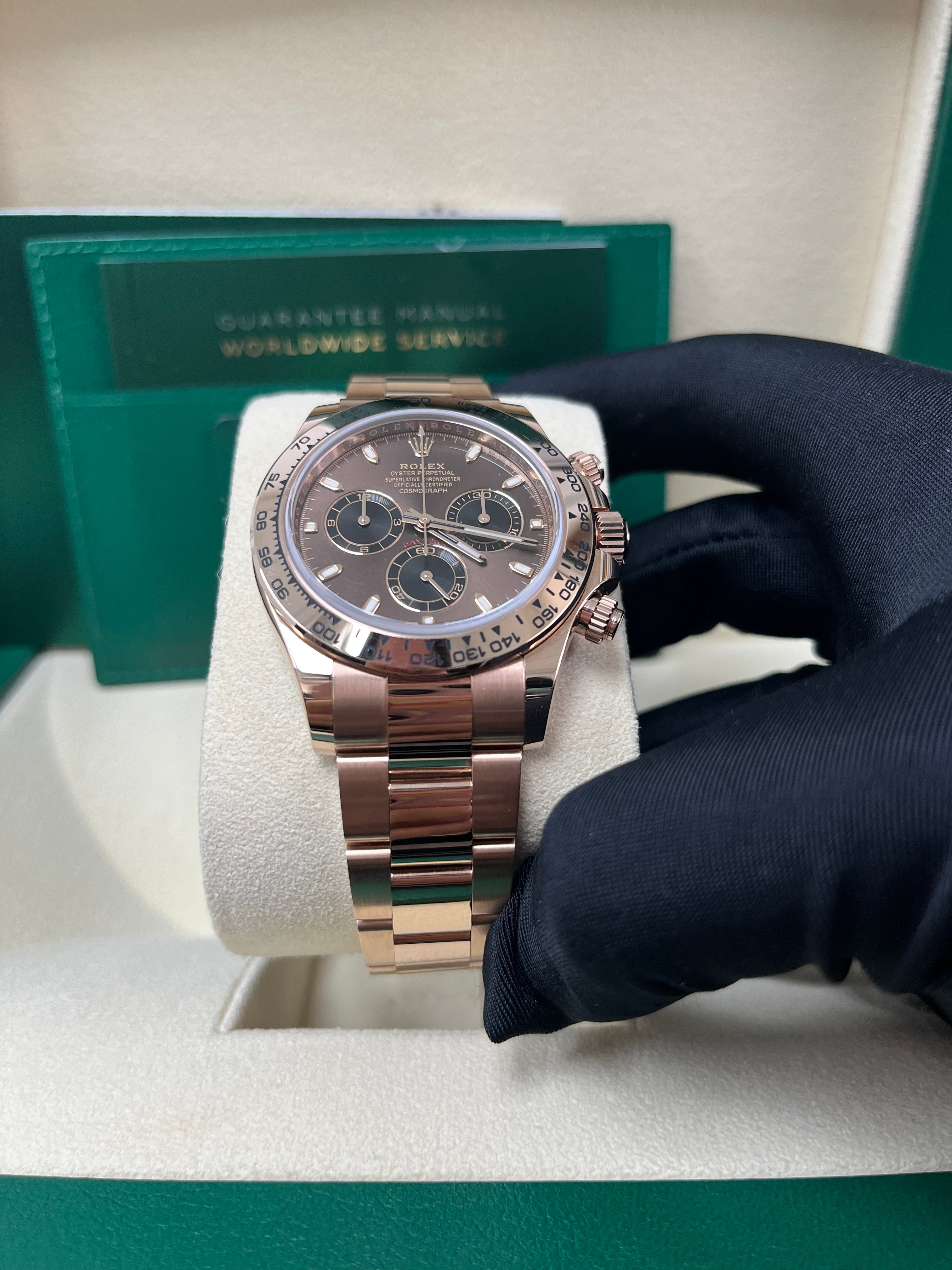 **Rolex Everose Gold Cosmograph Daytona 40mm Watch - Chocolate & Black Index Dial (Ref. 116505) | Luxury Men's Chronograph for Business & Special Occasions**