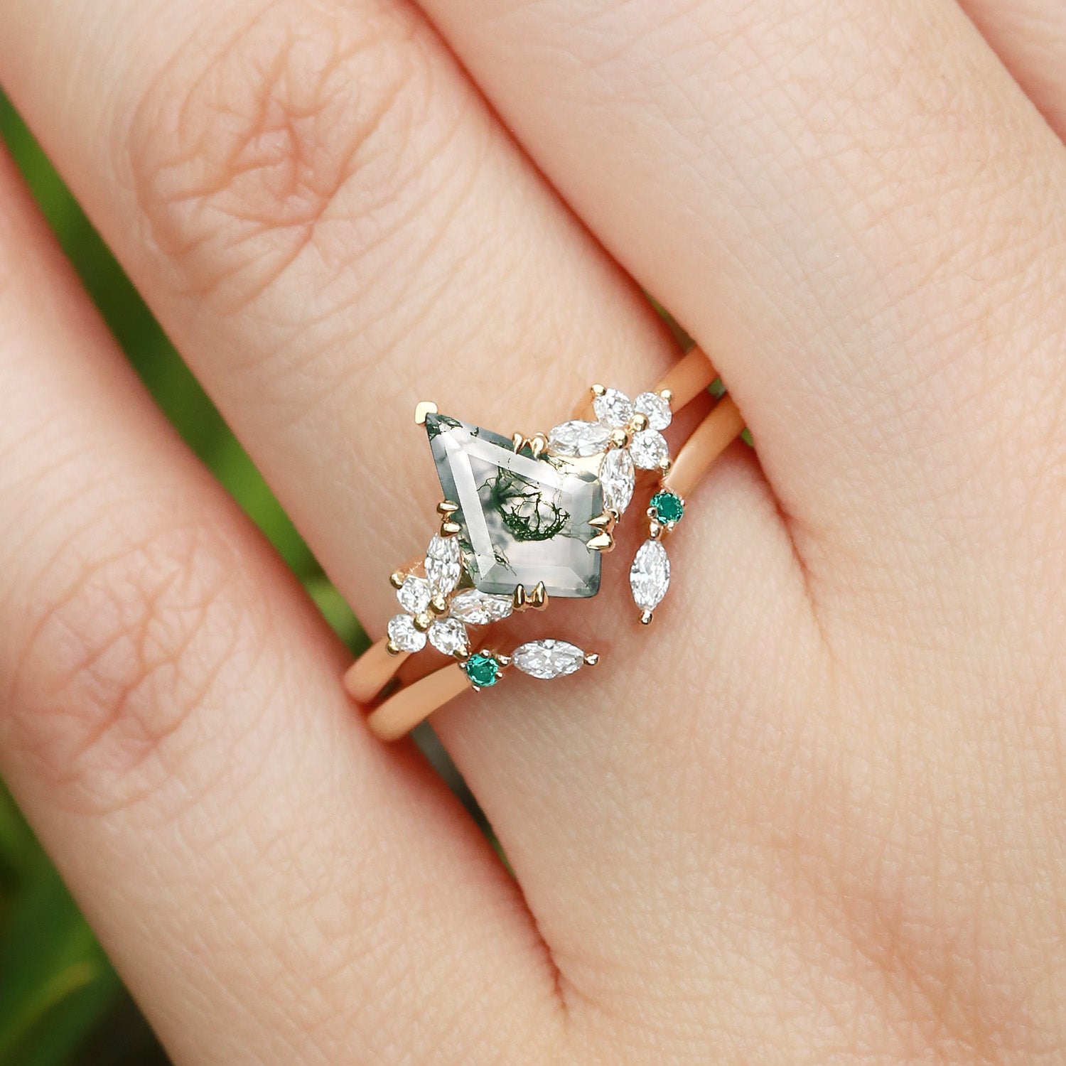 Lumi Kite Cut Moss Agate Cluster Engagement Ring Set - 2 Piece Wedding Band for Women, Natural Gemstone Promise Ring for Brides, Perfect for Proposals & Anniversaries