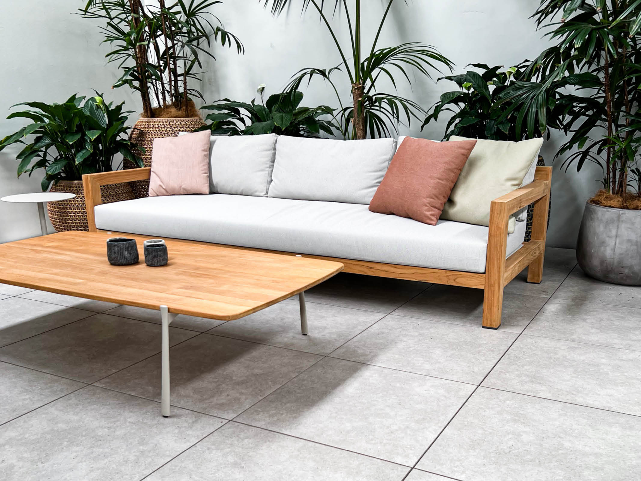 Ariki Sofa - Modern Comfortable Couch for Living Room, Lounge & Home Theater - Soft Fabric Upholstery, Sturdy Frame, Easy Assembly