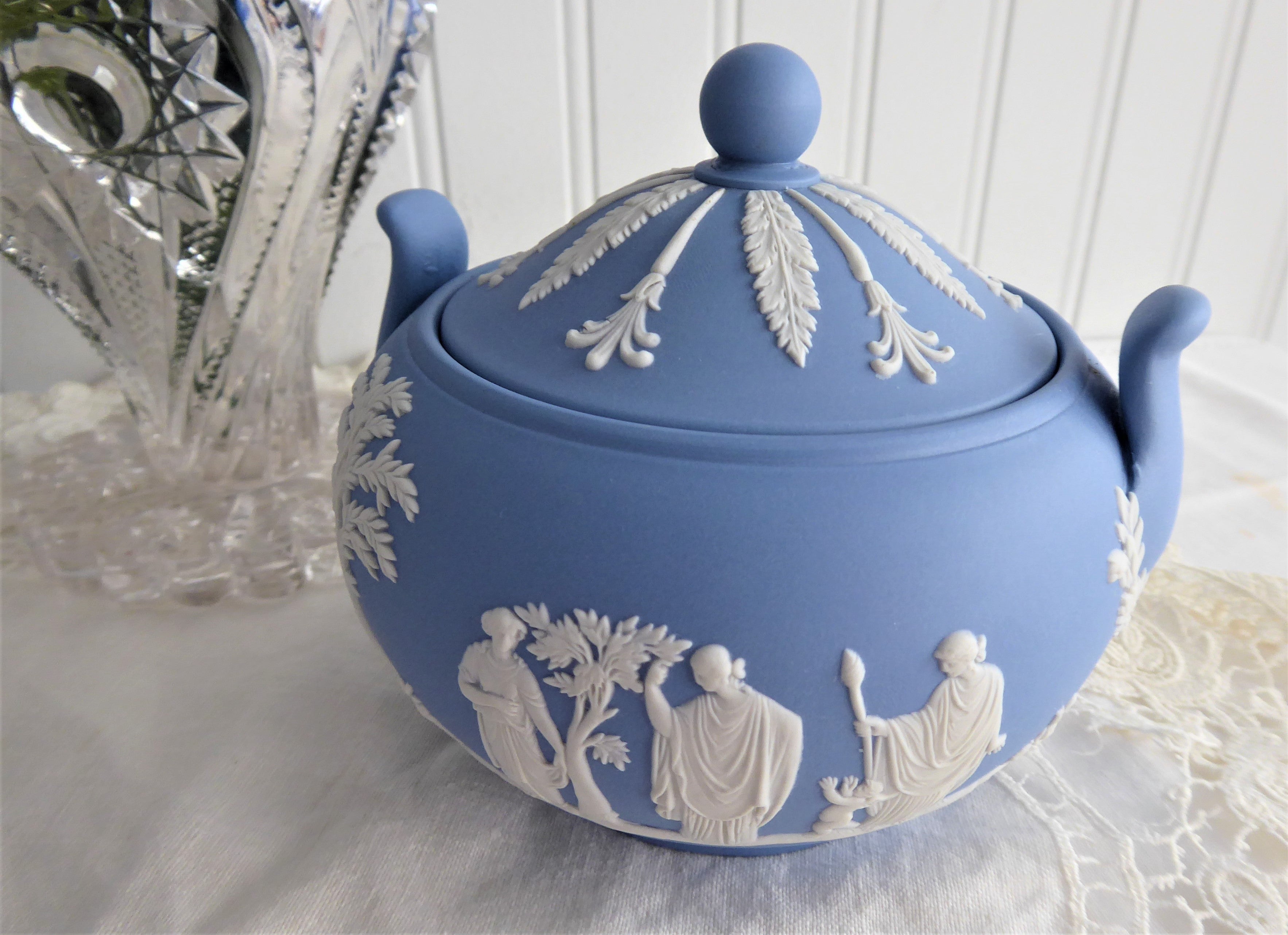Wedgwood Blue Jasper Large Icarus Sacrifice To Ceres Sugar Bowl and Creamer Set - Vintage 1957-1961 Blue and White Ceramic Tea Accessories - Perfect for Afternoon Tea and Collectible Display