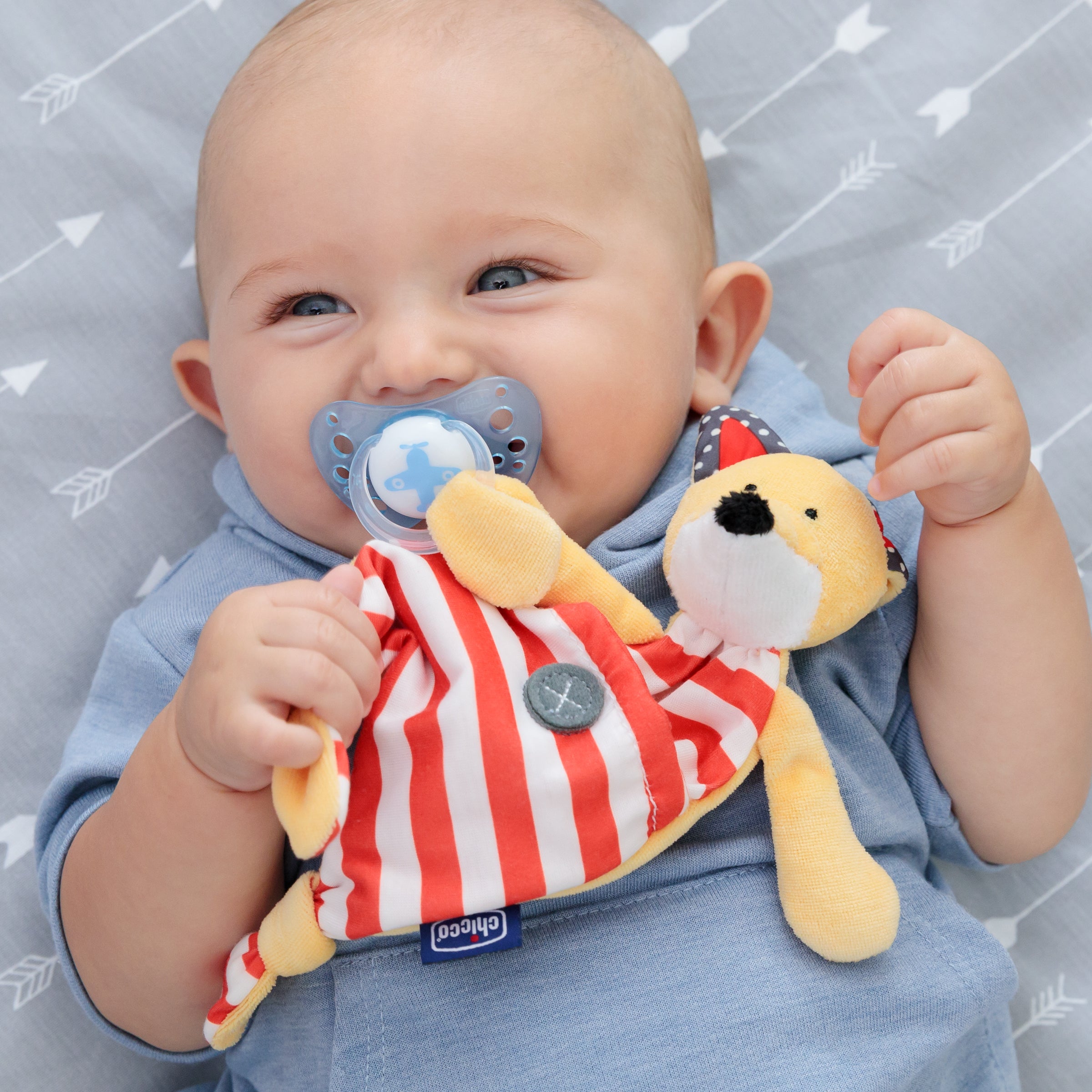Chicco Pocket Buddies Soft Pacifier Lovey - Soothing Baby Security Blanket for Naptime & Travel | Cute Plush Toy for Infants & Toddlers