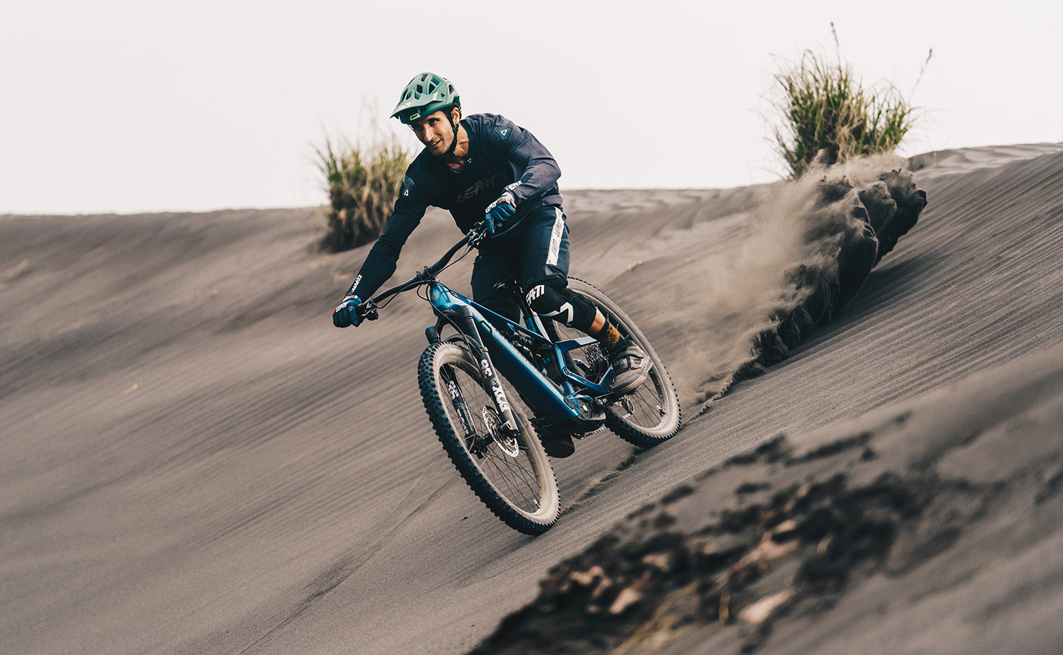Premium Polygon Collosus TLE 0 Electric Mountain Bike with Bosch Carbon Drive - Best for Off-Road Trails, Mountain Adventures & Commuting
