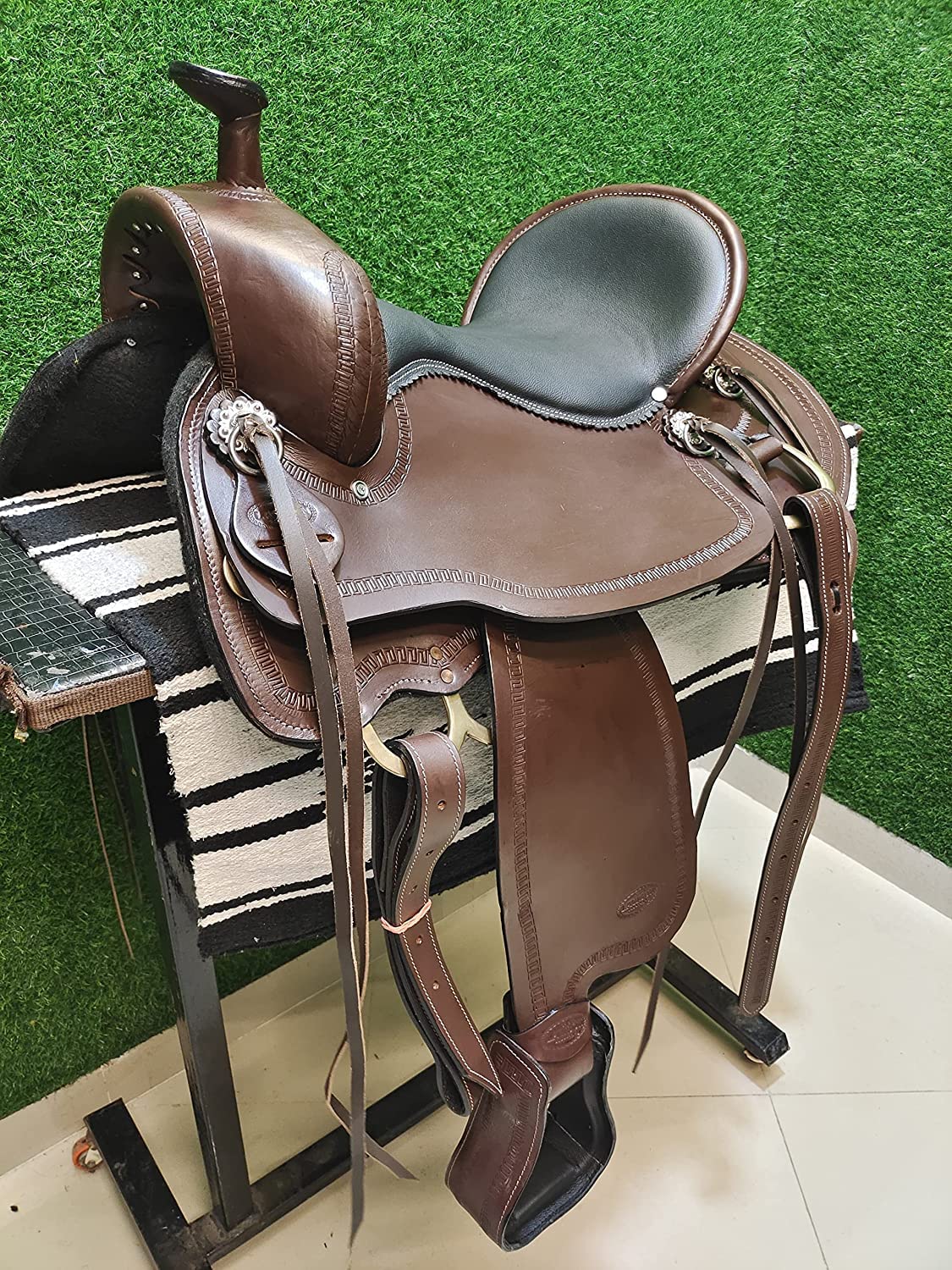 Lightweight Western Barrel Racing Saddle with Fiberglass Tree - Black Chocolate Double D (15.5 Inches) | Durable & Comfortable for Competitive Rodeo & Trail Riding