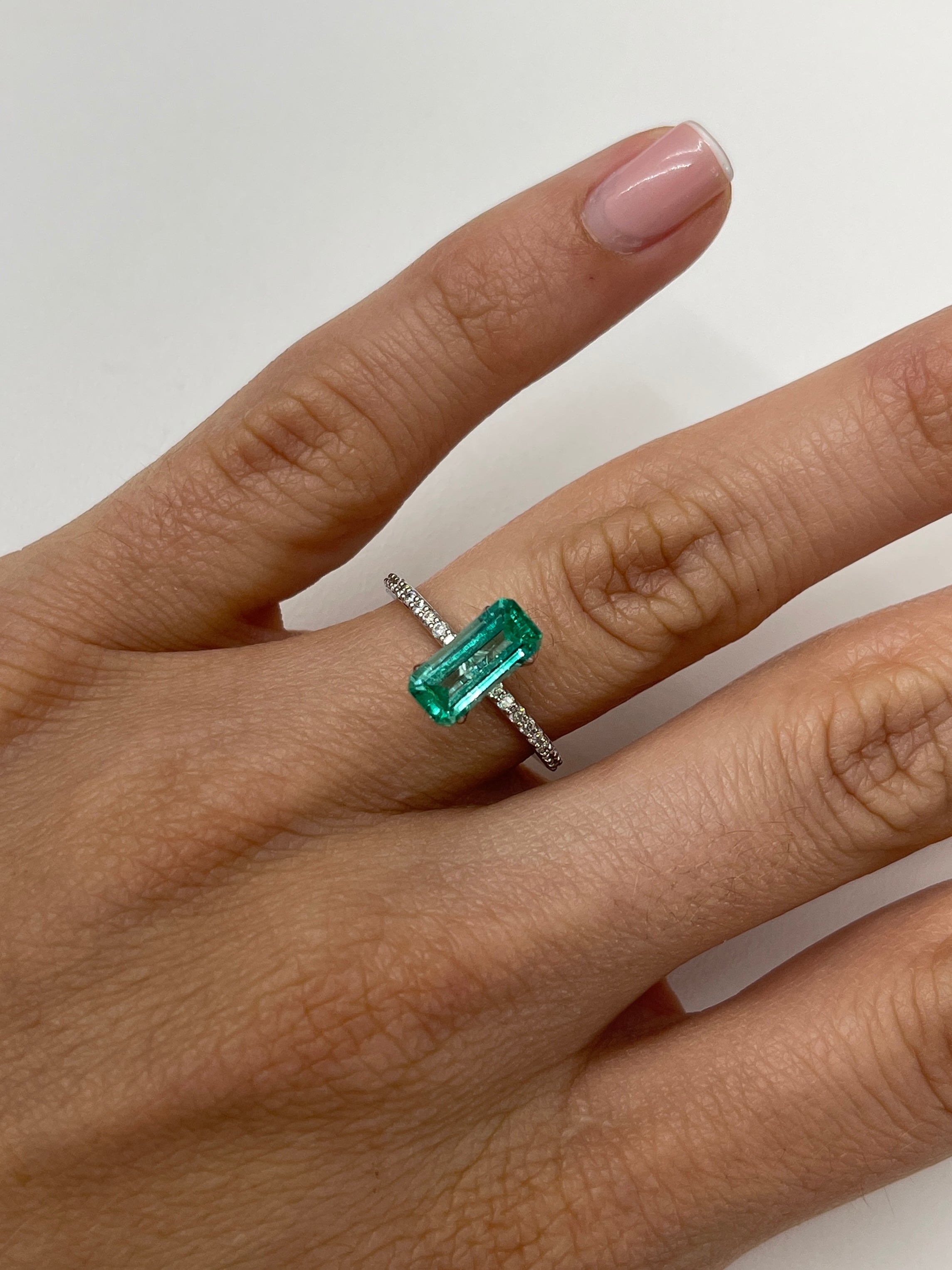 1.65 Carat 11x5mm Loose Natural Colombian Emerald Gemstone - Elongated Emerald Cut for Jewelry Making, Engagement Rings & Luxury Gifts