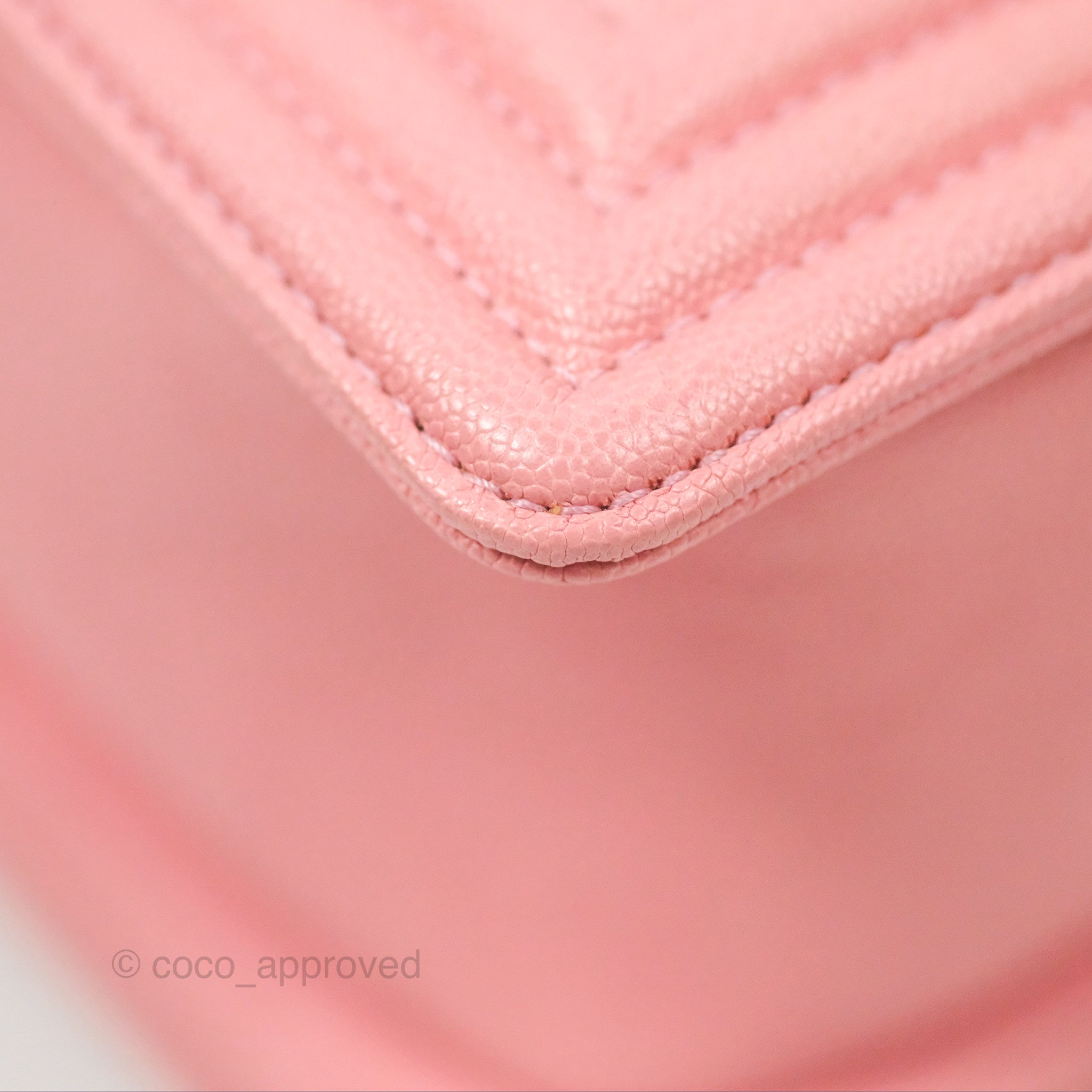 Chanel Boy Chevron Medium Flap Bag in Pink Caviar Leather with Gold Hardware - Perfect for Evening Events & Luxury Fashion Accessories