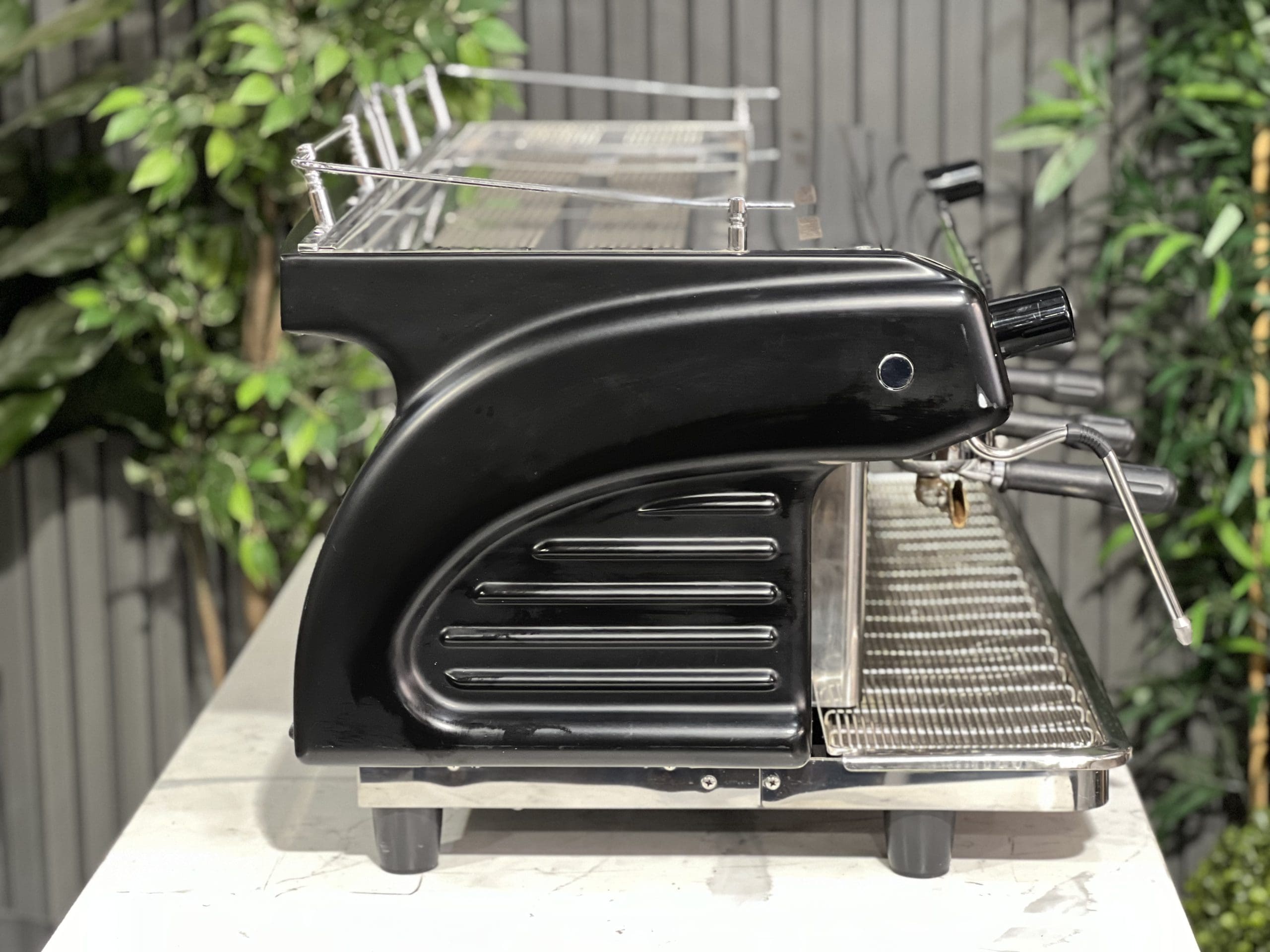 Expobar Ruggero 4 Group Commercial Espresso Machine - Black | Professional Coffee Bar Equipment for Cafes, Restaurants & Offices