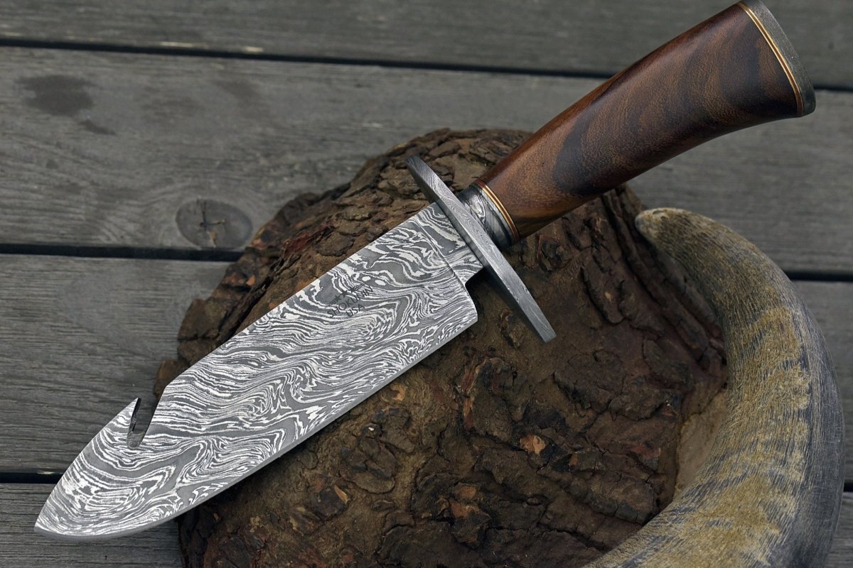 Premium Damascus Steel Bowie Knife with Exotic Rosewood Handle - Hunting, Camping & Outdoor Survival Tool - Perfect for Bushcraft, Tactical Use & Collectors