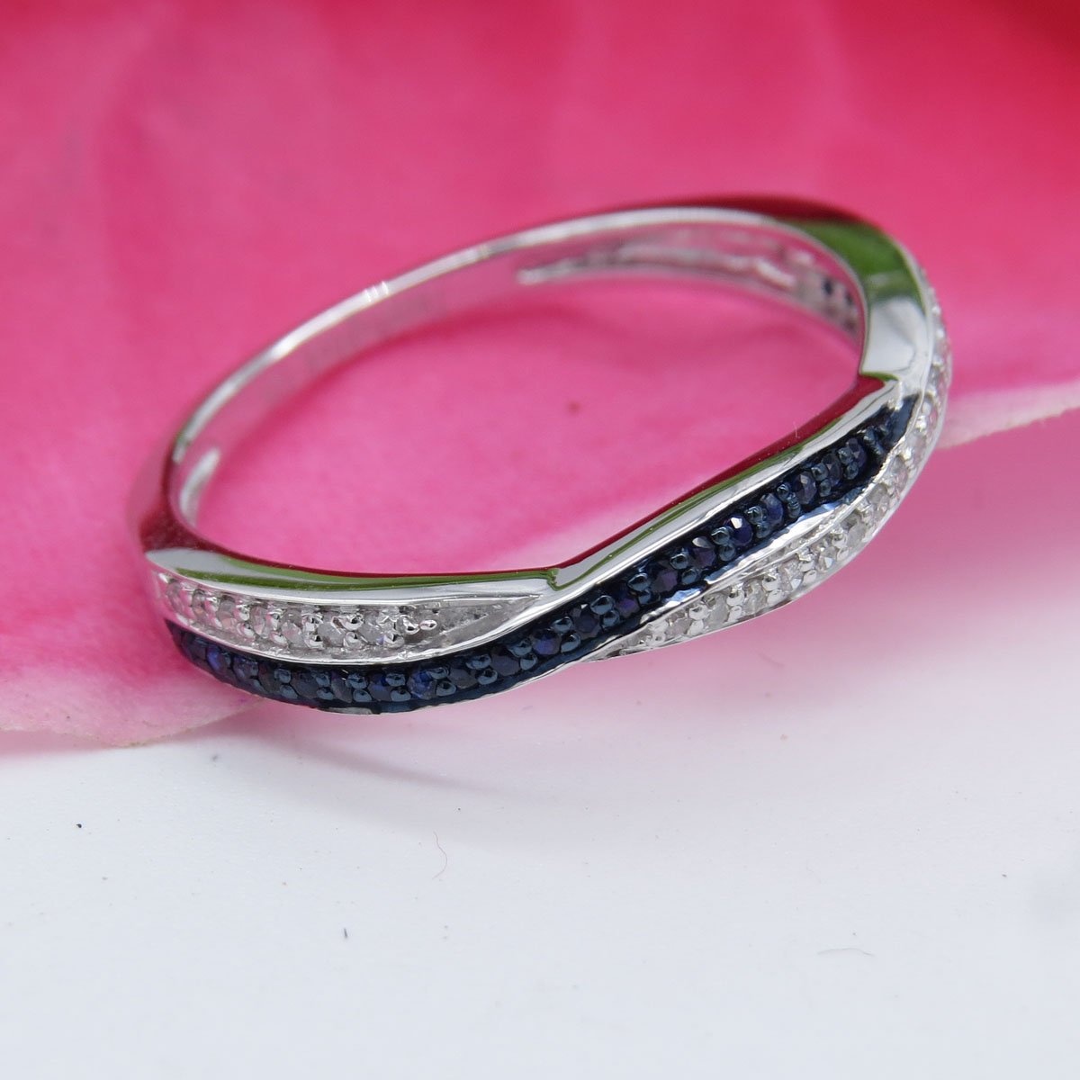 Exquisite 10K Solid Gold Round Blue Sapphire & White Diamond Crisscross Engagement Ring for Women | Dazzlingrock Collection | Perfect for Proposals, Anniversaries & Special Occasions