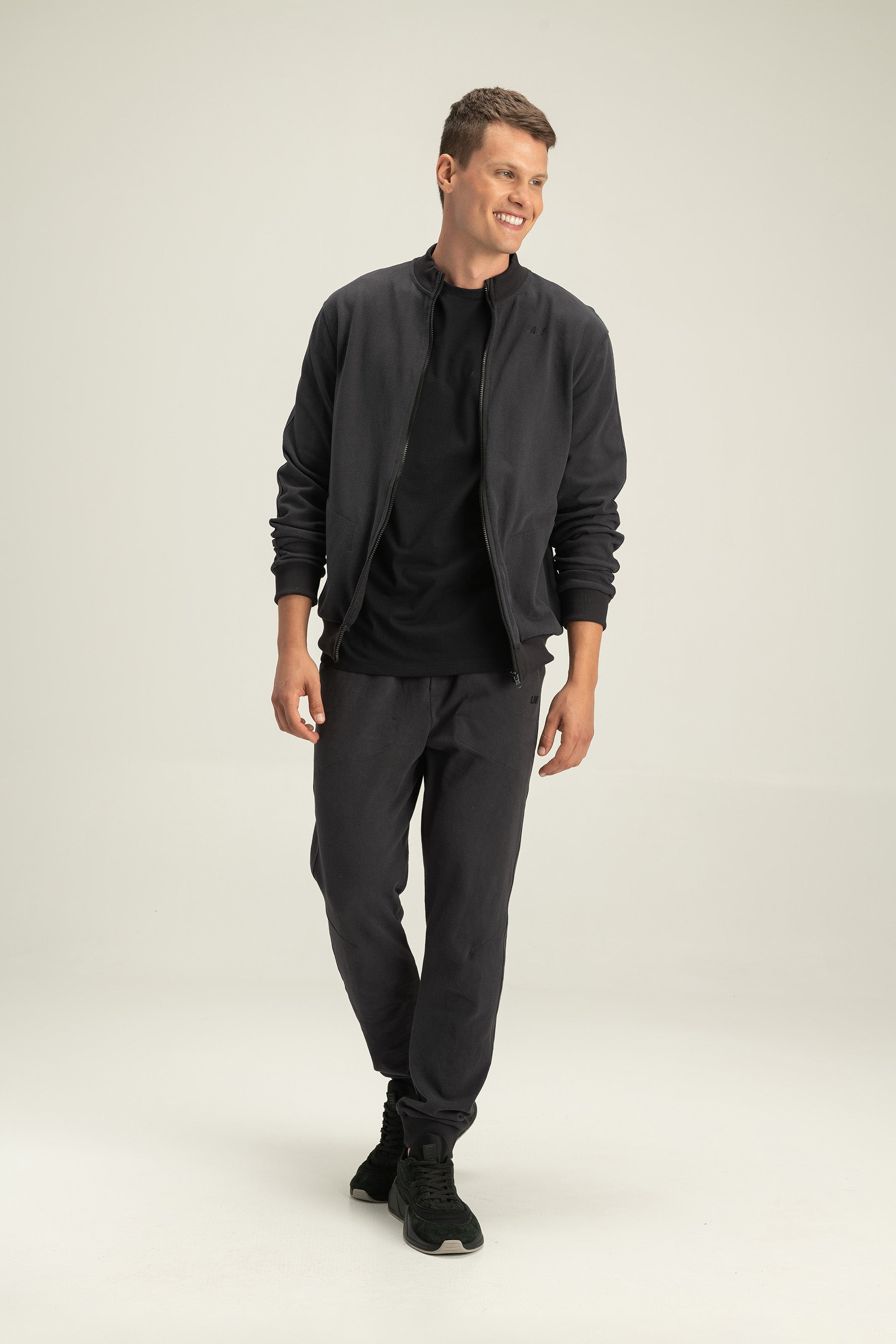 Street Jacket 453576 - Trendy Urban Windbreaker for Men & Women | Perfect for Outdoor Activities, Commuting & Casual Wear