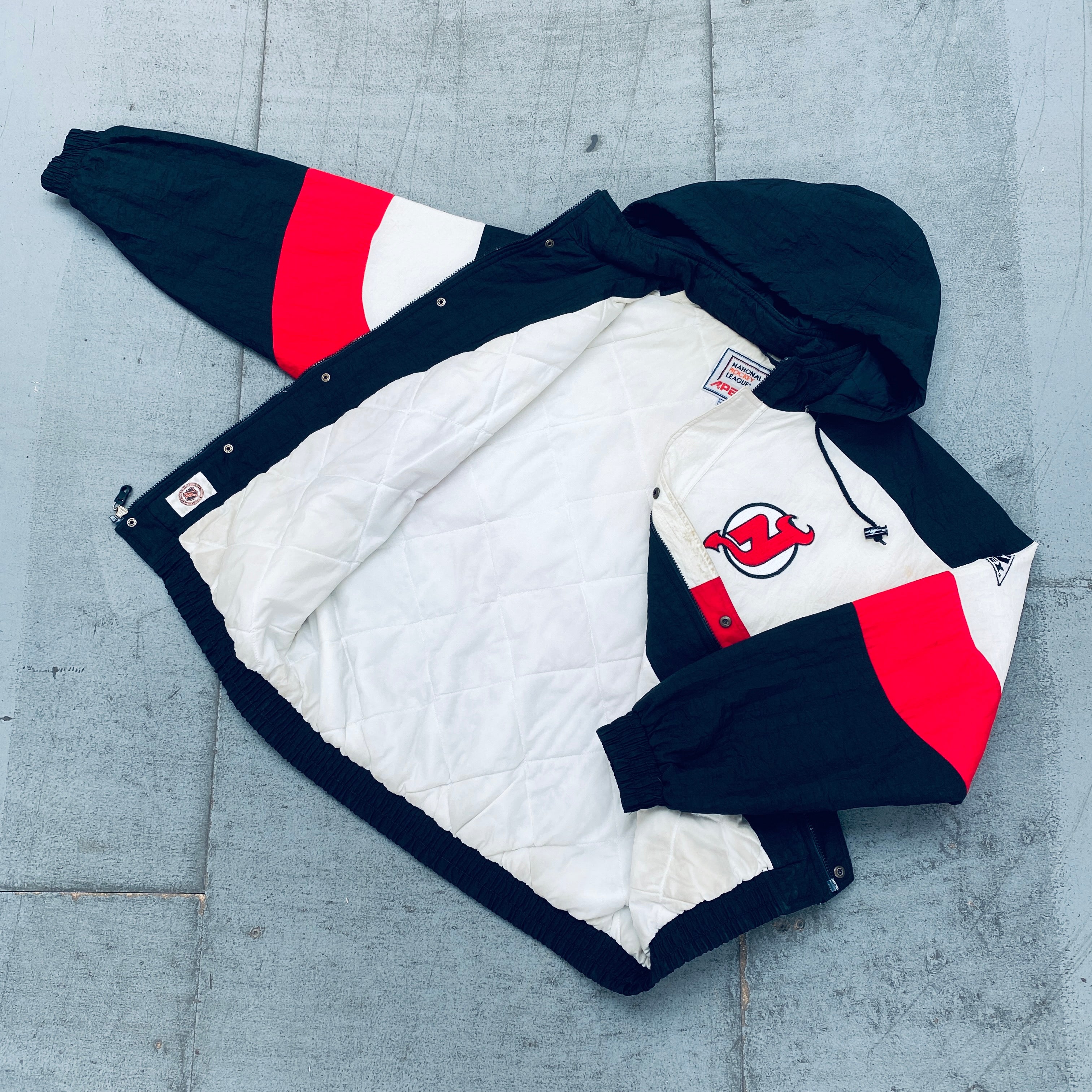 New Jersey Devils 1990s Apex One Wave Full Zip Jacket XL - Vintage NHL Hockey Fan Gear for Game Day & Casual Wear