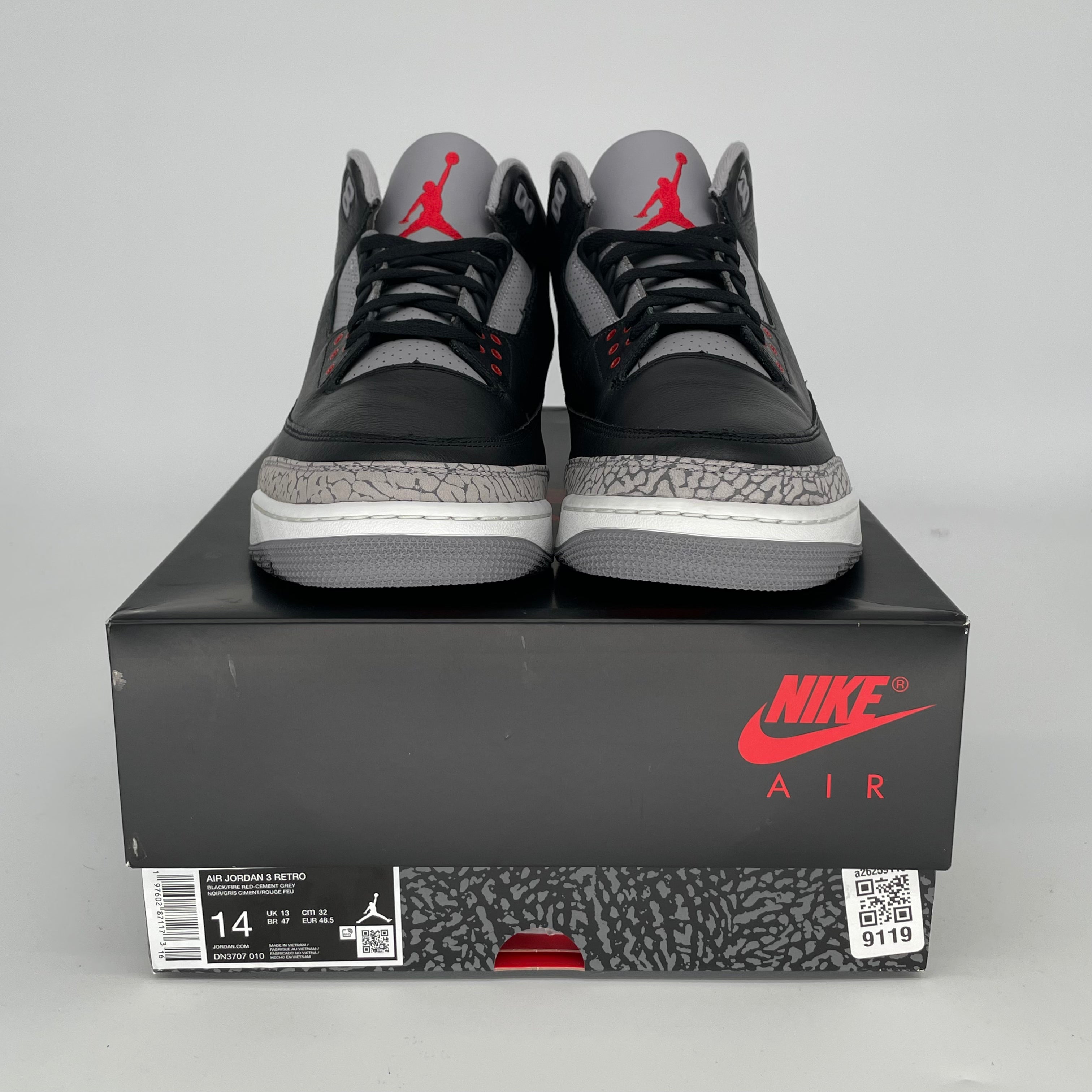 Original Title: AIR JORDAN 3 BLACK CEMENT SIZE 14 DN3707 010   Optimized Title: **Air Jordan 3 Retro Black Cement Men's Basketball Shoes Size 14 (DN3707-010) - Perfect for Sneaker Collectors & Court Performance**