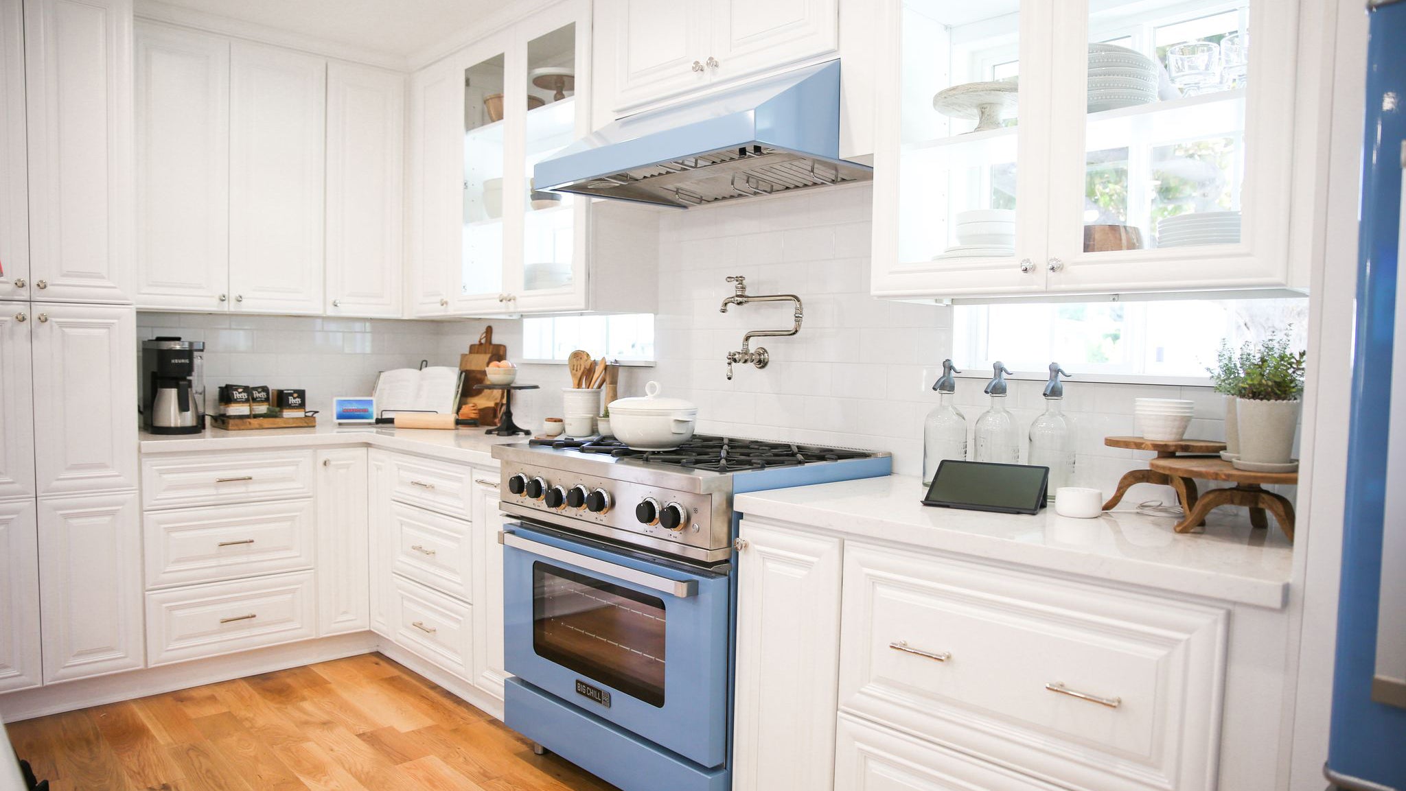 Aspen White Cabinet Sample - Premium Quality for Kitchen & Bathroom Remodeling | Perfect for Home Renovation & Interior Design Projects